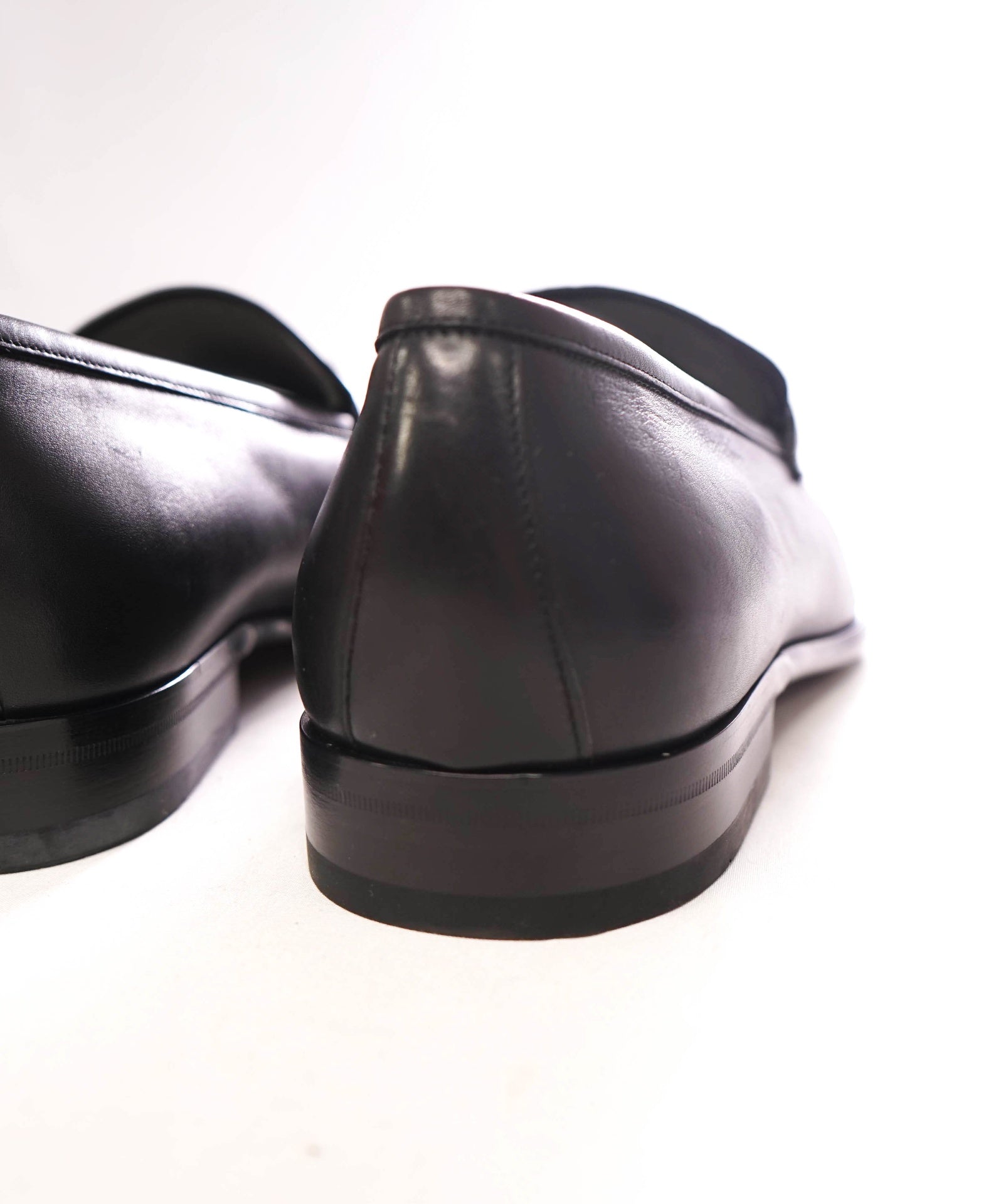 $950 FERRAGAMO - Black *NUTI* GANCINI Leather Loafers - 11 D