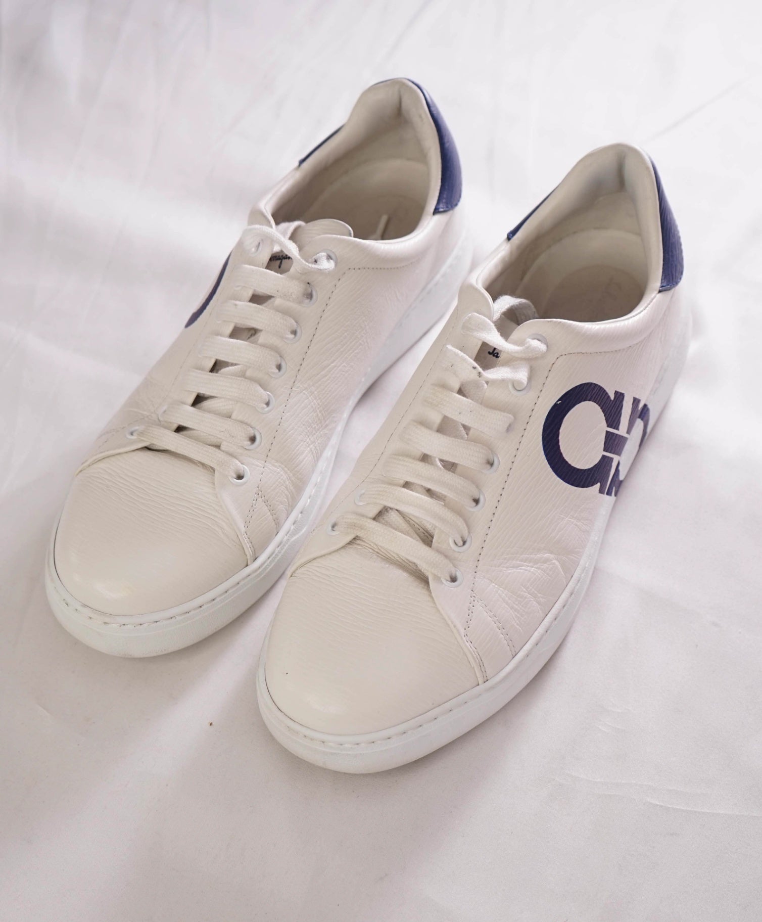 $750 SALVATORE FERRAGAMO - White/Blue Sneakers Leather - 10.5 M
