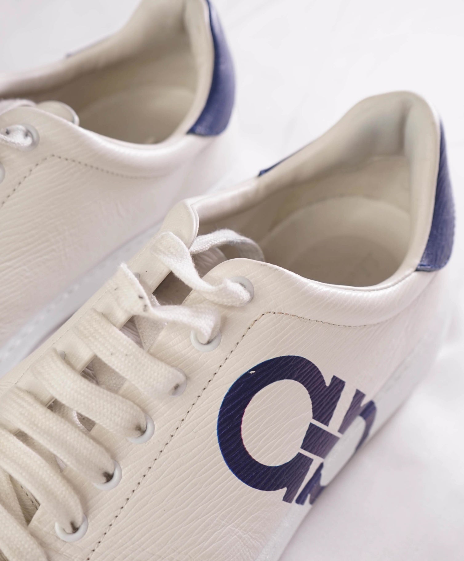 $750 SALVATORE FERRAGAMO - White/Blue Sneakers Leather - 10.5 M