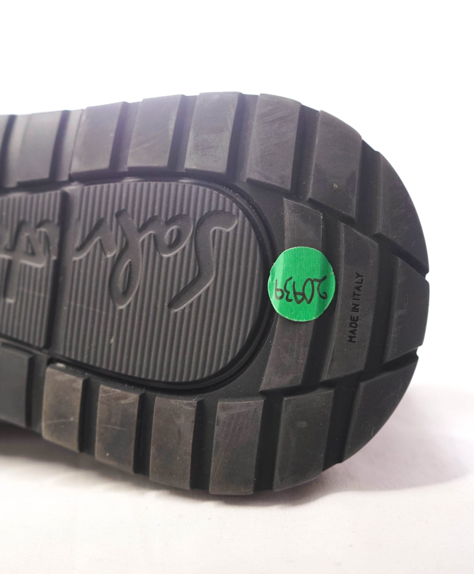 $750 SALVATORE FERRAGAMO - Black Runner Sneakers - 10.5 M