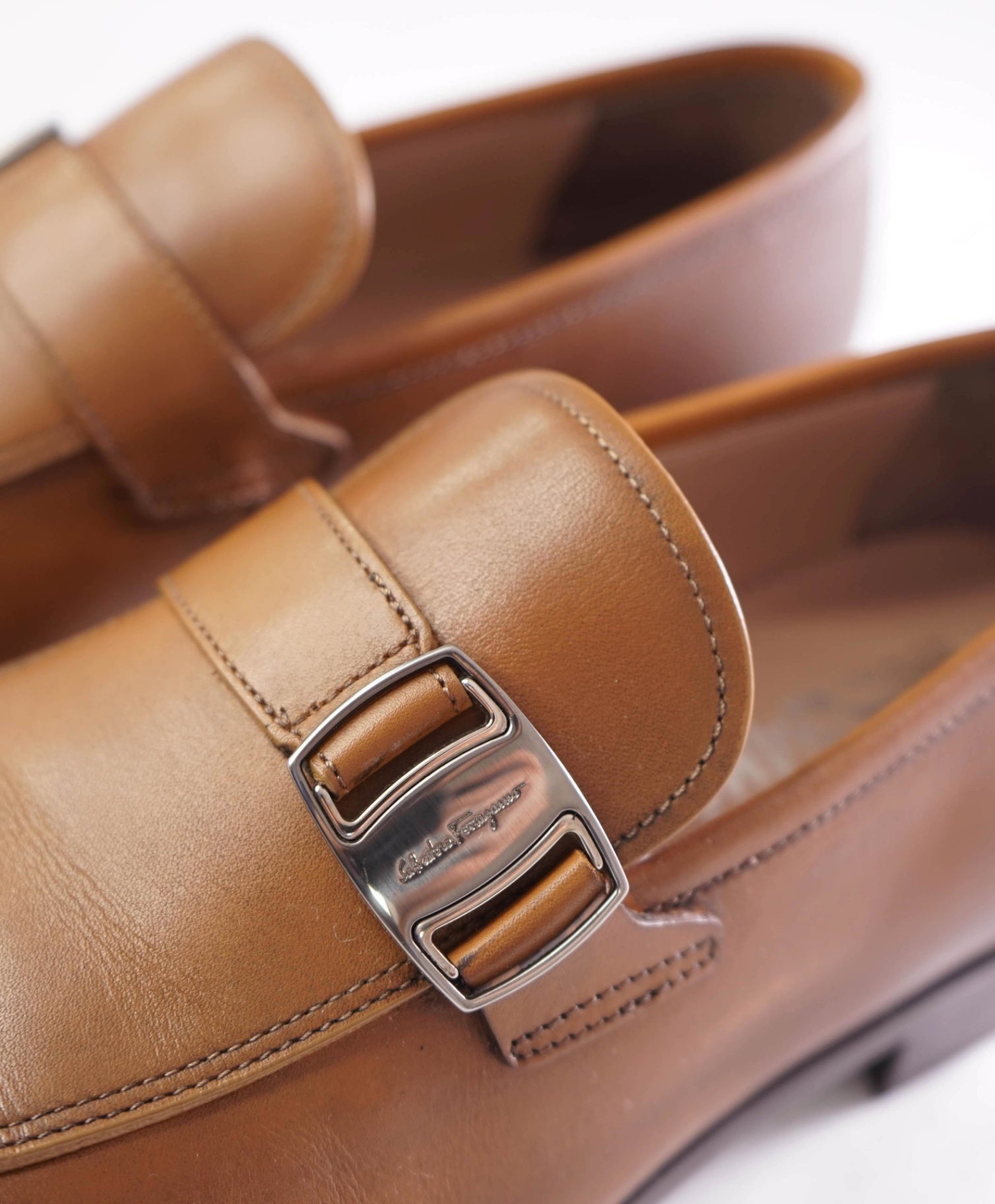 $780 SALVATORE FERRAGAMO - Leather Brown "BENSON" Loafers - 8 E