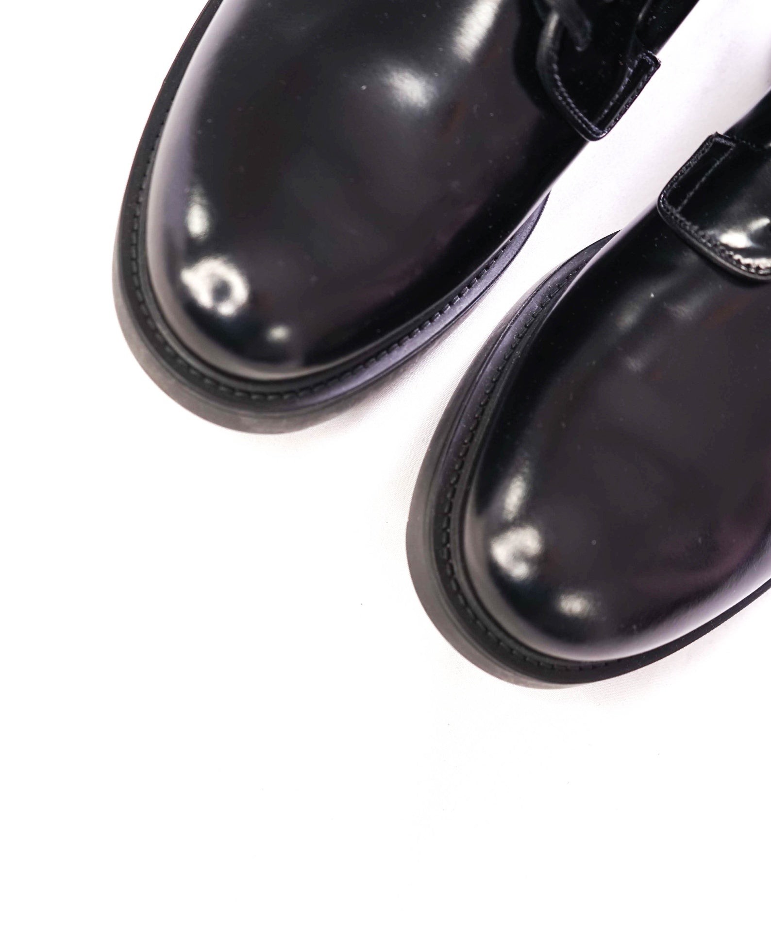 $1,150 PRADA - Black Brushed Polished Leather Derby Lace-Ups - 9 US (8 Prada)