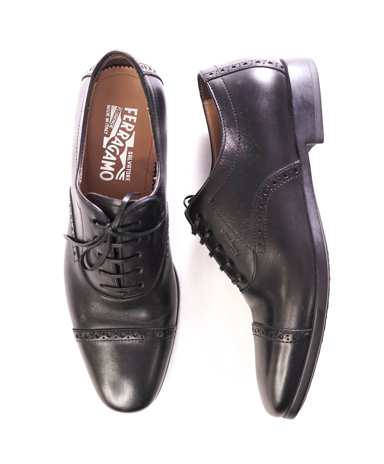 $950 SALVATORE FERRAGAMO - "Riley" Leather Black Oxfords - 7 D
