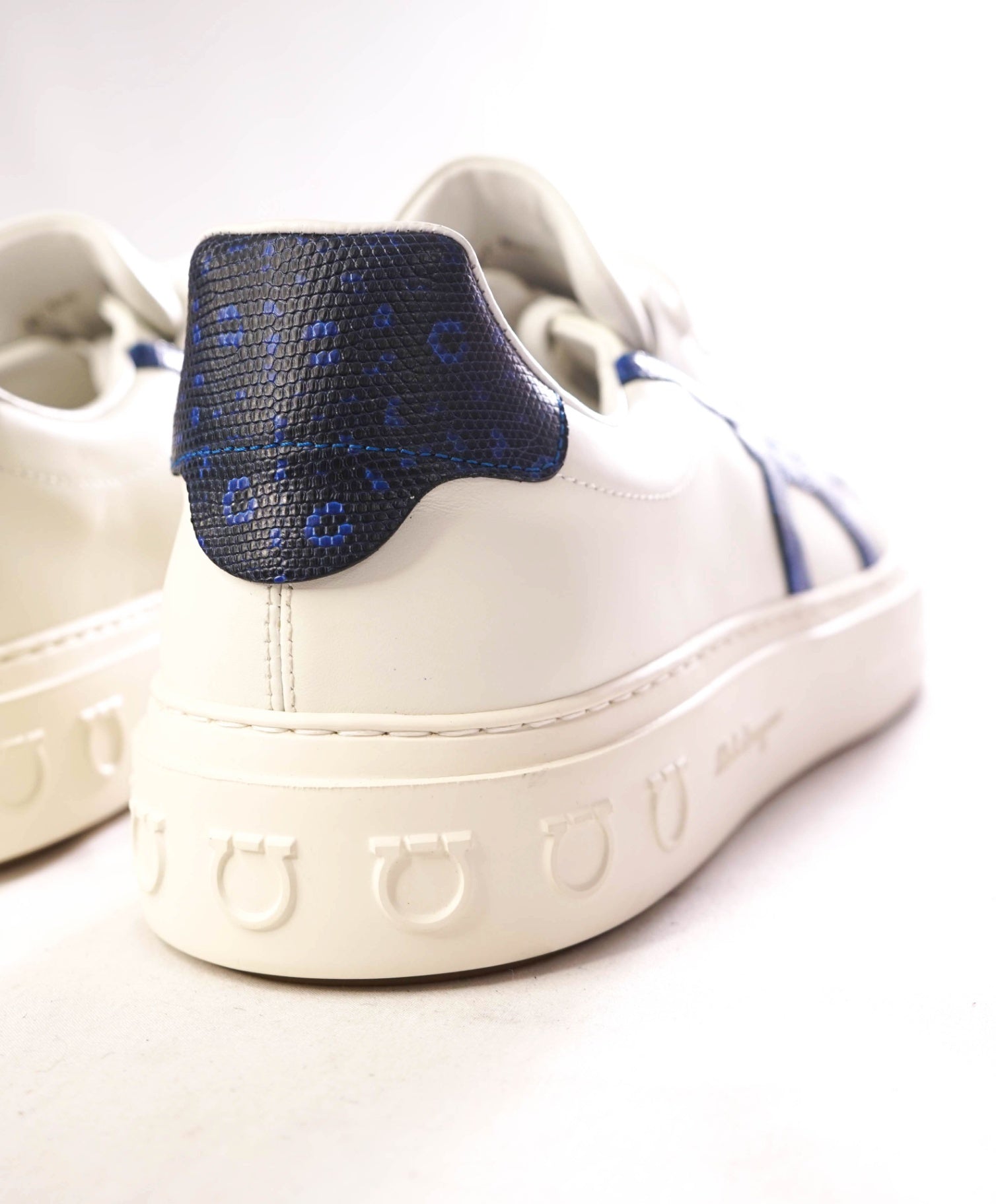 $795 SALVATORE FERRAGAMO - *BORG 5* Gancini Sneaker - 10 M