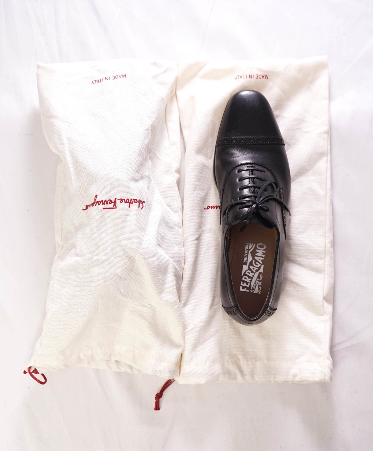 $950 SALVATORE FERRAGAMO - "Riley" Leather Black Oxfords - 7 D