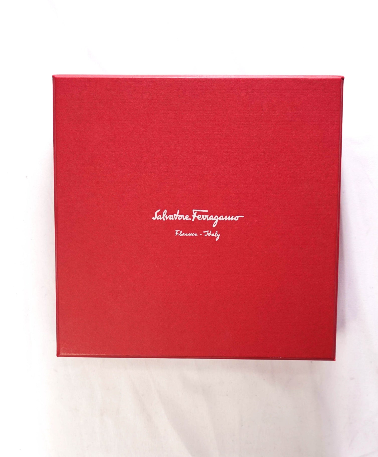 $1,090 "2" FERRAGAMO - Leather KIT Smooth/Pebble Belt - 33W