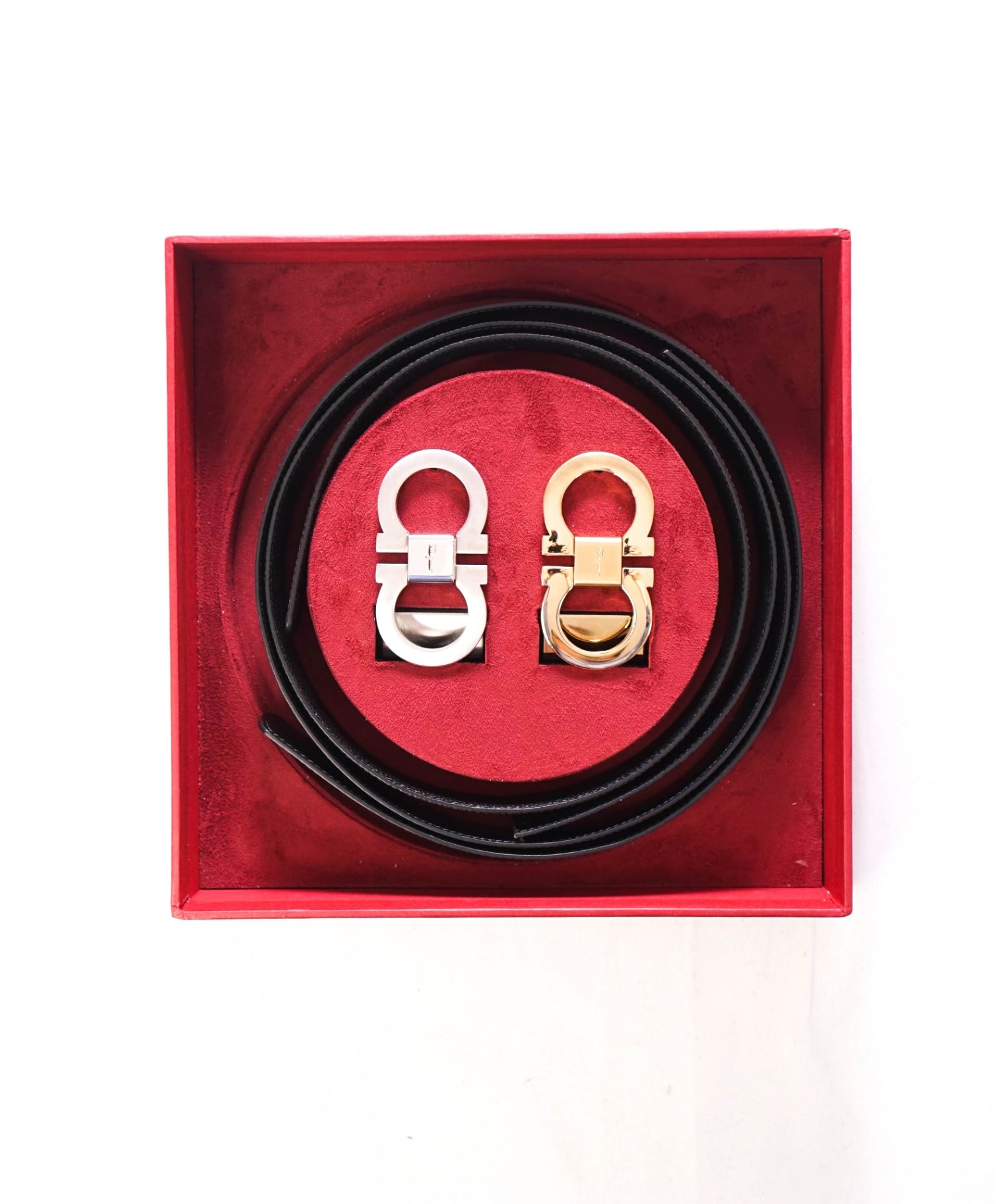 $1,090 "2" FERRAGAMO - Leather KIT Smooth/Pebble Belt - 33W