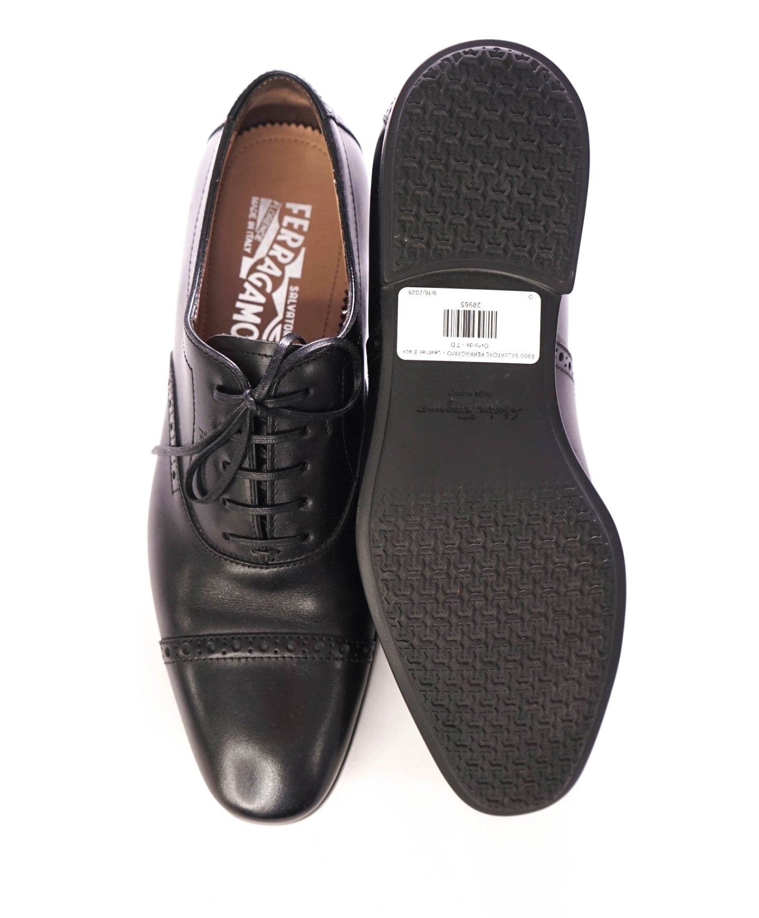 $950 SALVATORE FERRAGAMO - "Riley" Leather Black Oxfords - 7 D