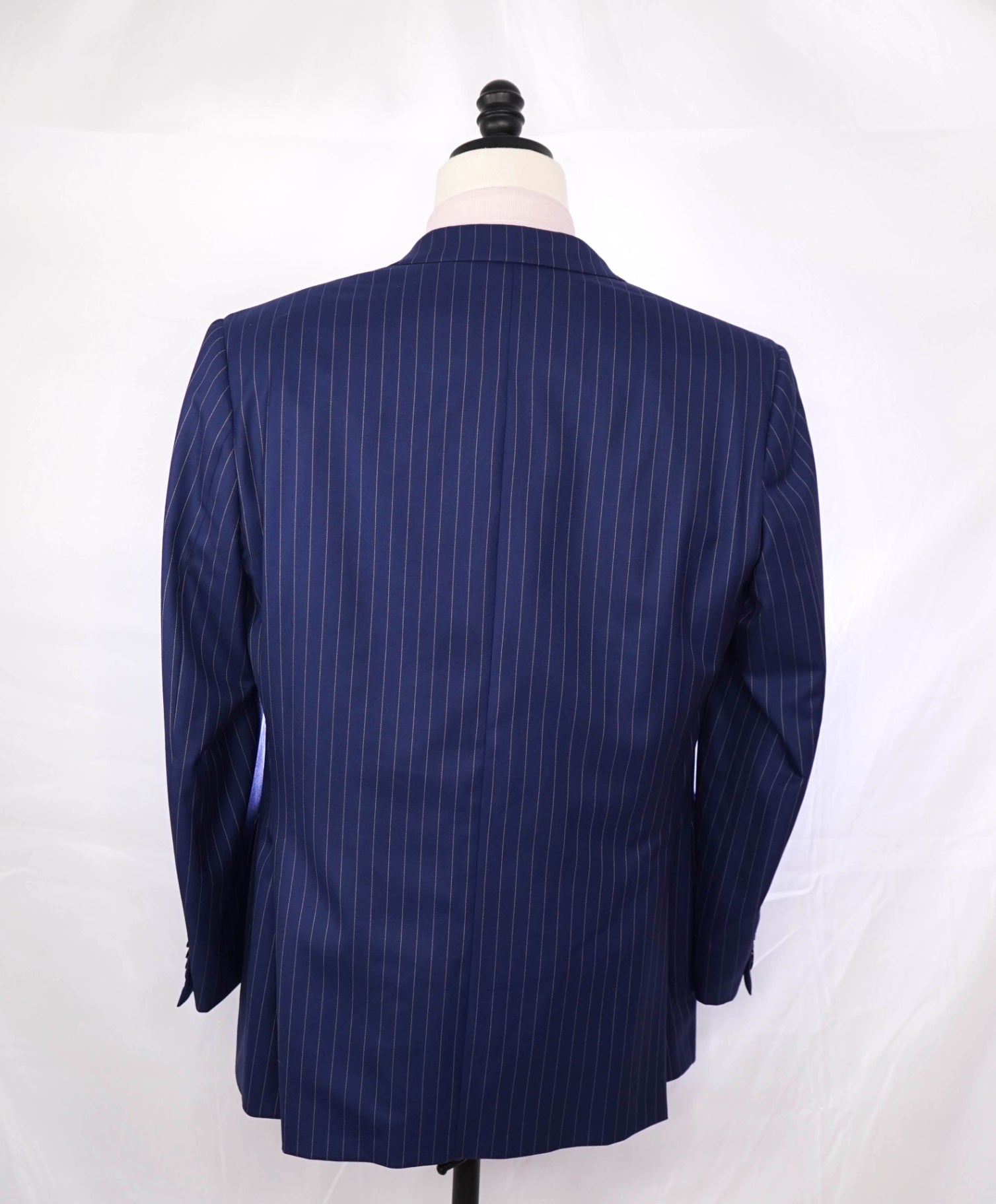 $6,000 BRIONI - Navy Blue "Super pPinstripe "Super 160's" Wool - 42R