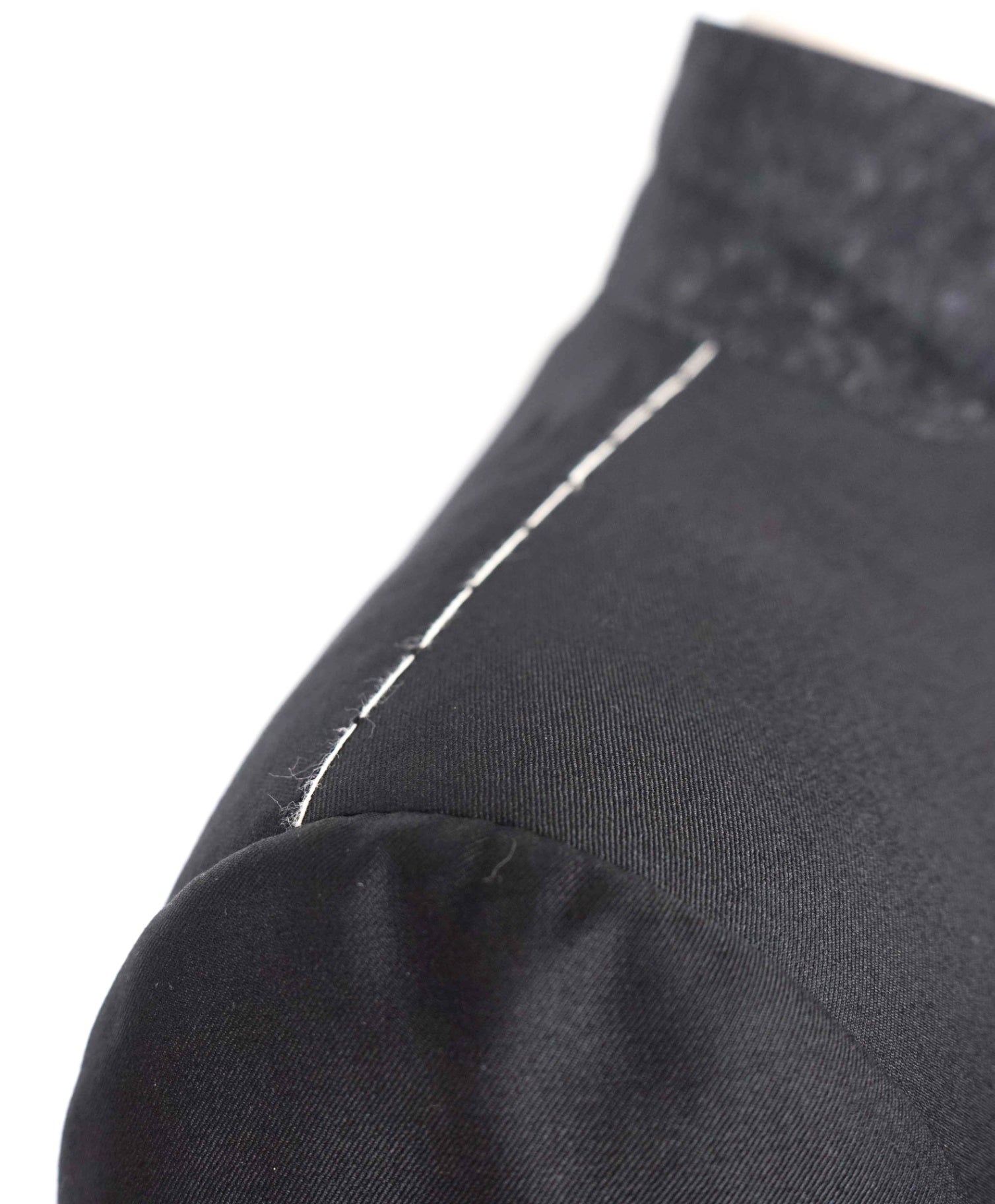 $4,590 ERMENEGILDO ZEGNA - Solid Black "TROFEO" Wool Suit - 42L