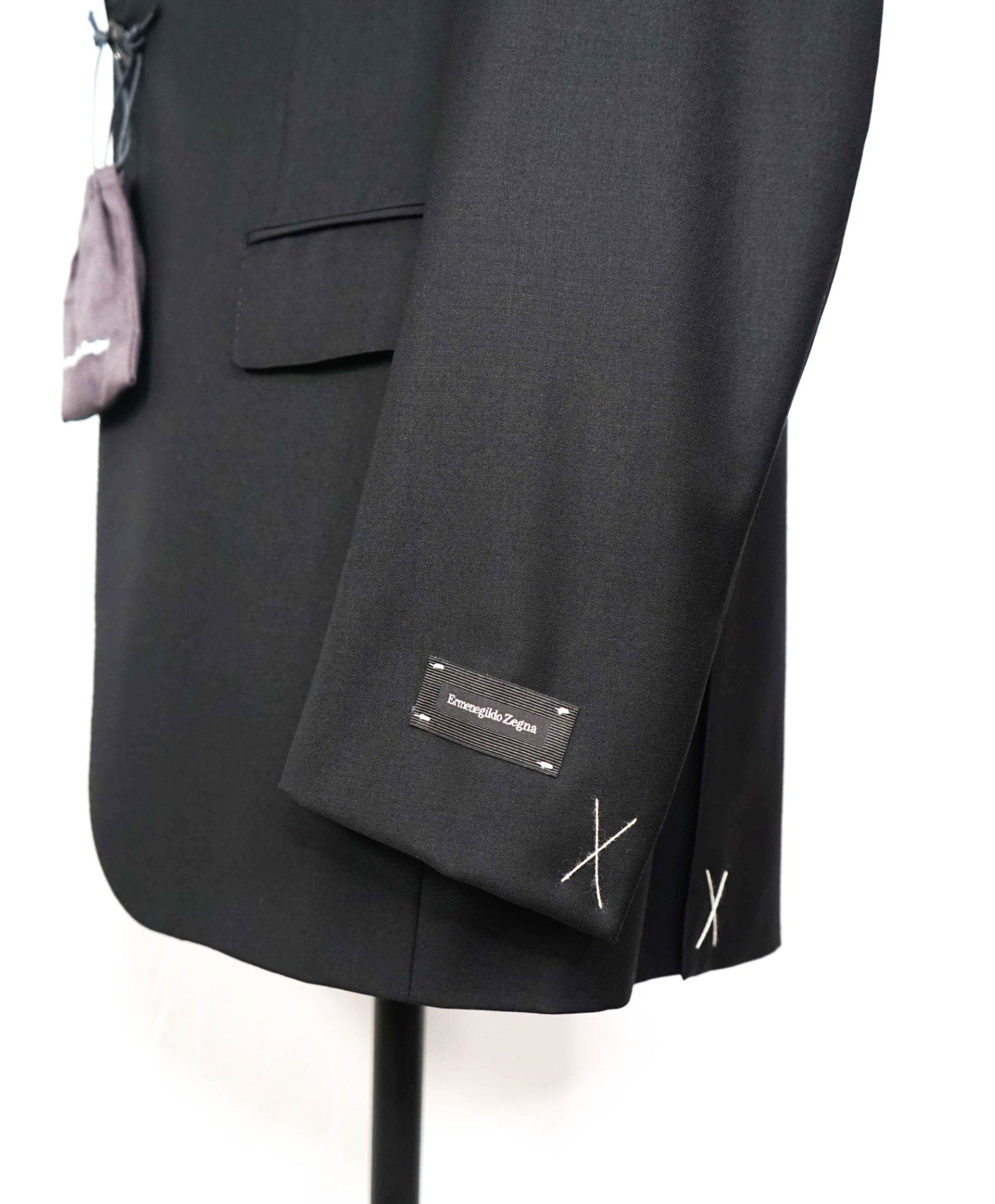 $4,590 ERMENEGILDO ZEGNA - Solid Black "TROFEO" Wool Suit - 42L