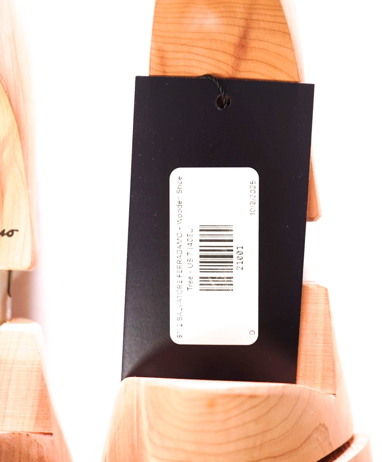 SALVATORE FERRAGAMO - Cedar Shoe Tree - US 7 (40EU)