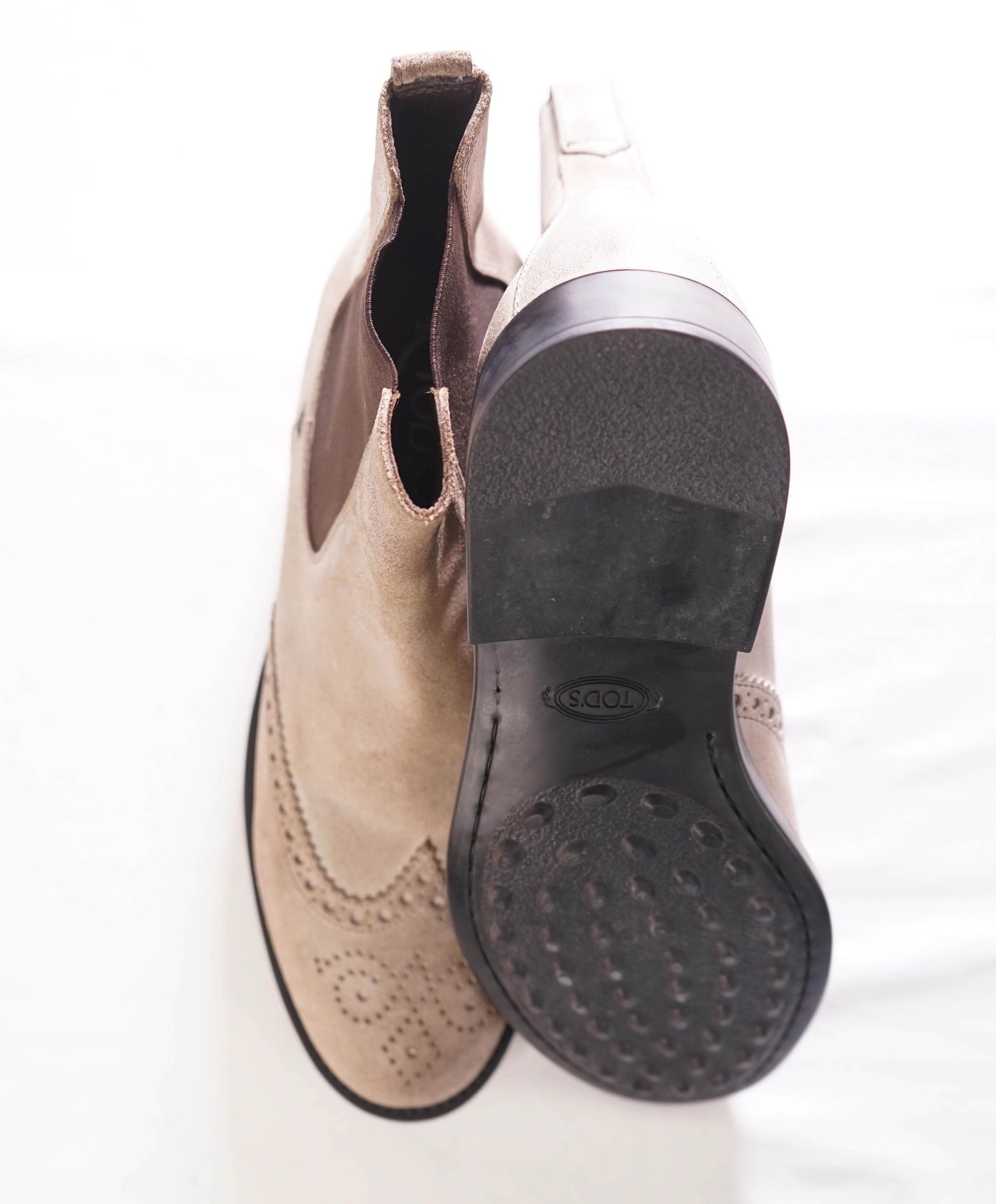 $1,045 TOD'S - Suede Neutral Stone Wingtip Chelsea Boots - US 9.5 (UK8.5)