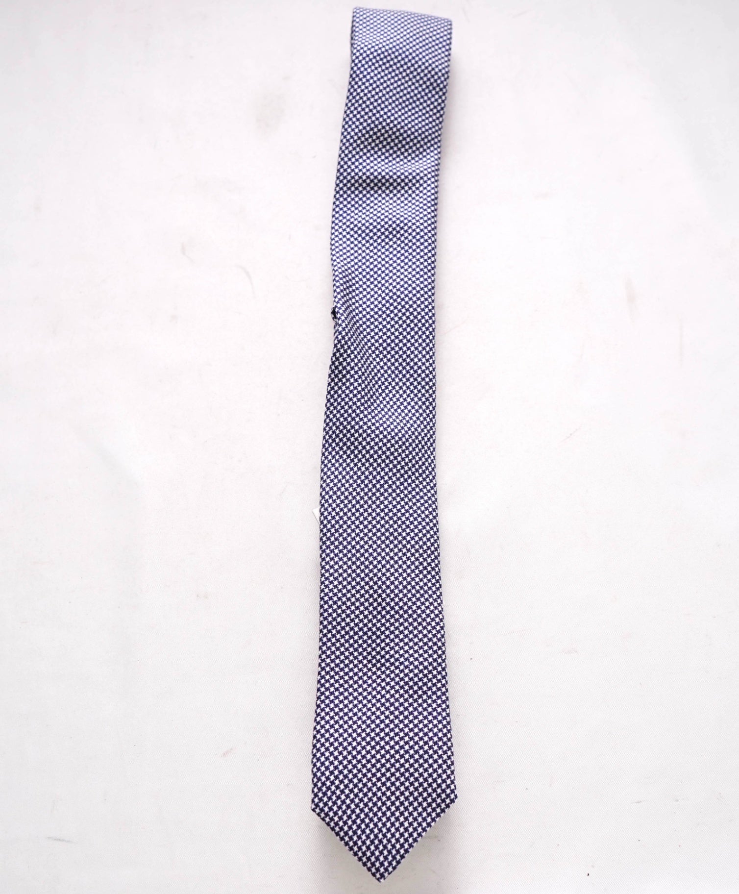 $195 ELEVENTY Blue & White Herringbone Cotton Blend Tie - 2"