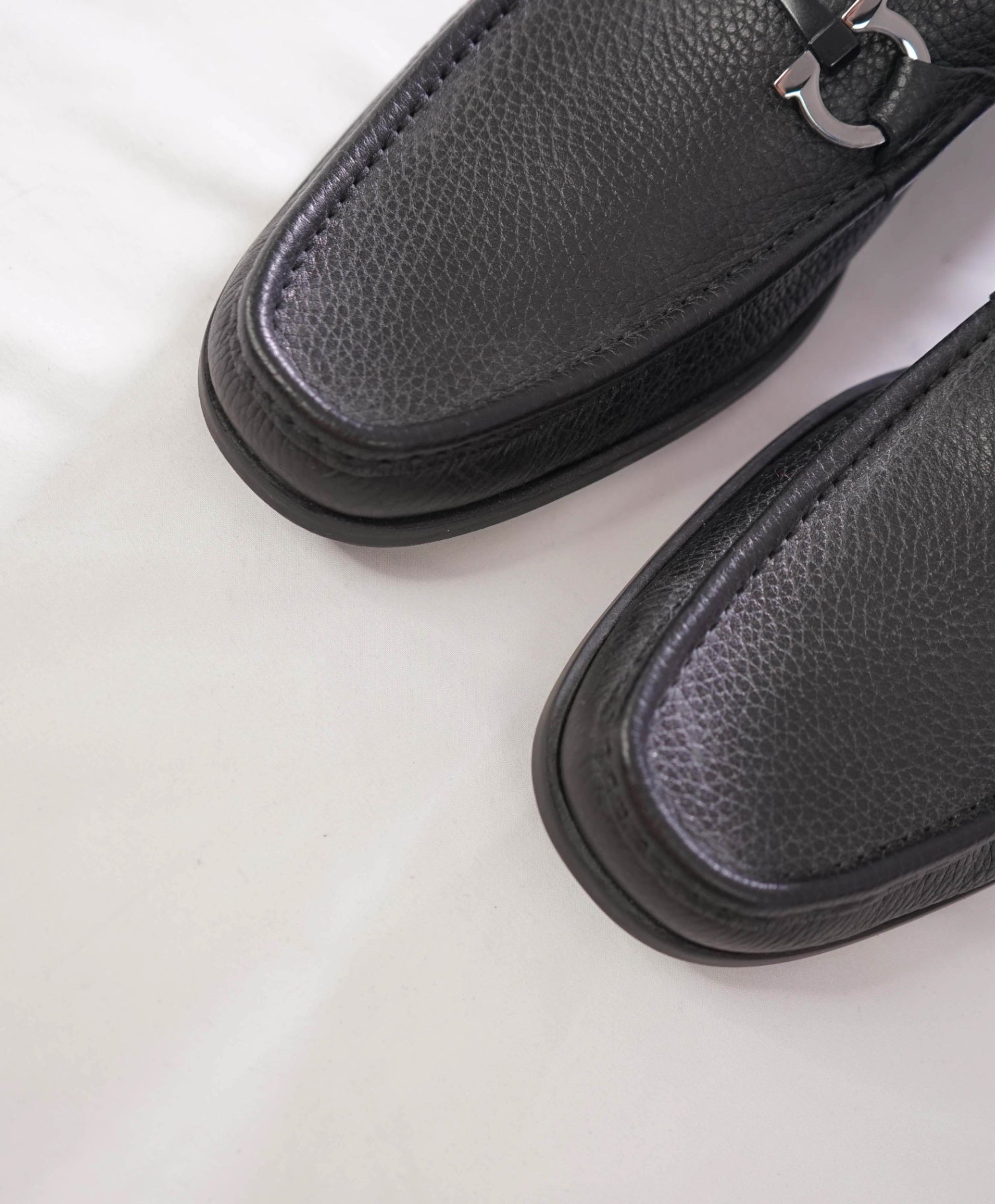 $850 SALVATORE FERRAGAMO - Leather Black Pebbled Loafers - 11 D