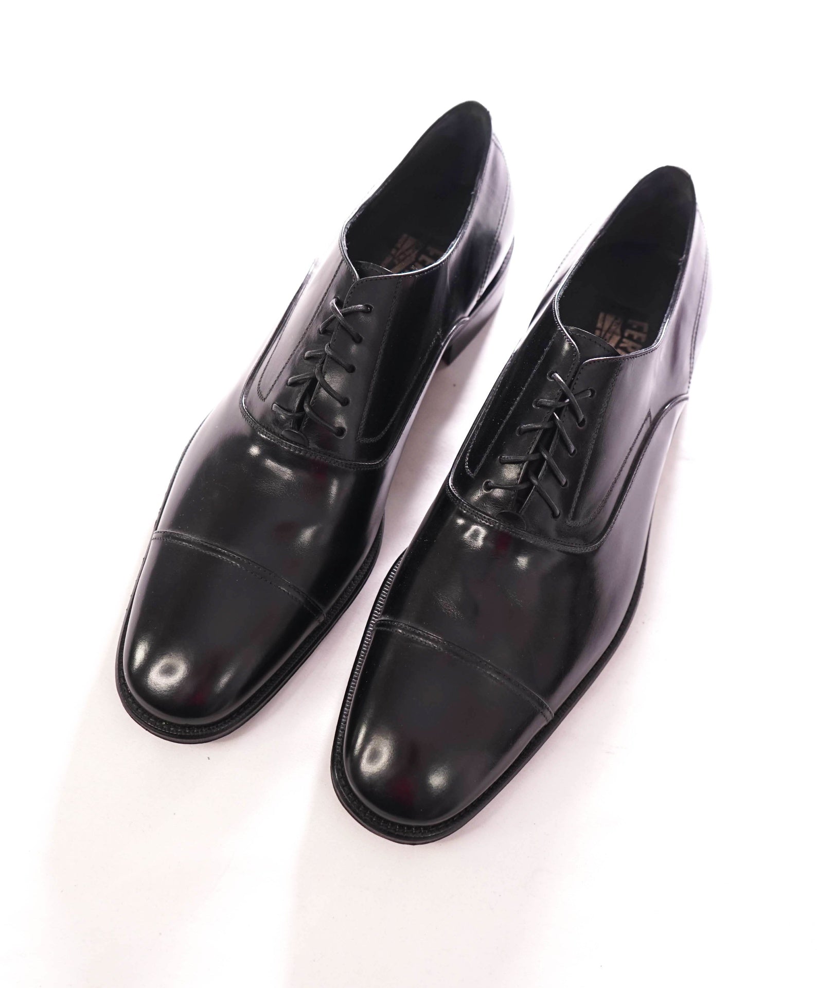 $895 SALVATORE FERRAGAMO - Leather Black Cap Toe Oxfords - 9 D
