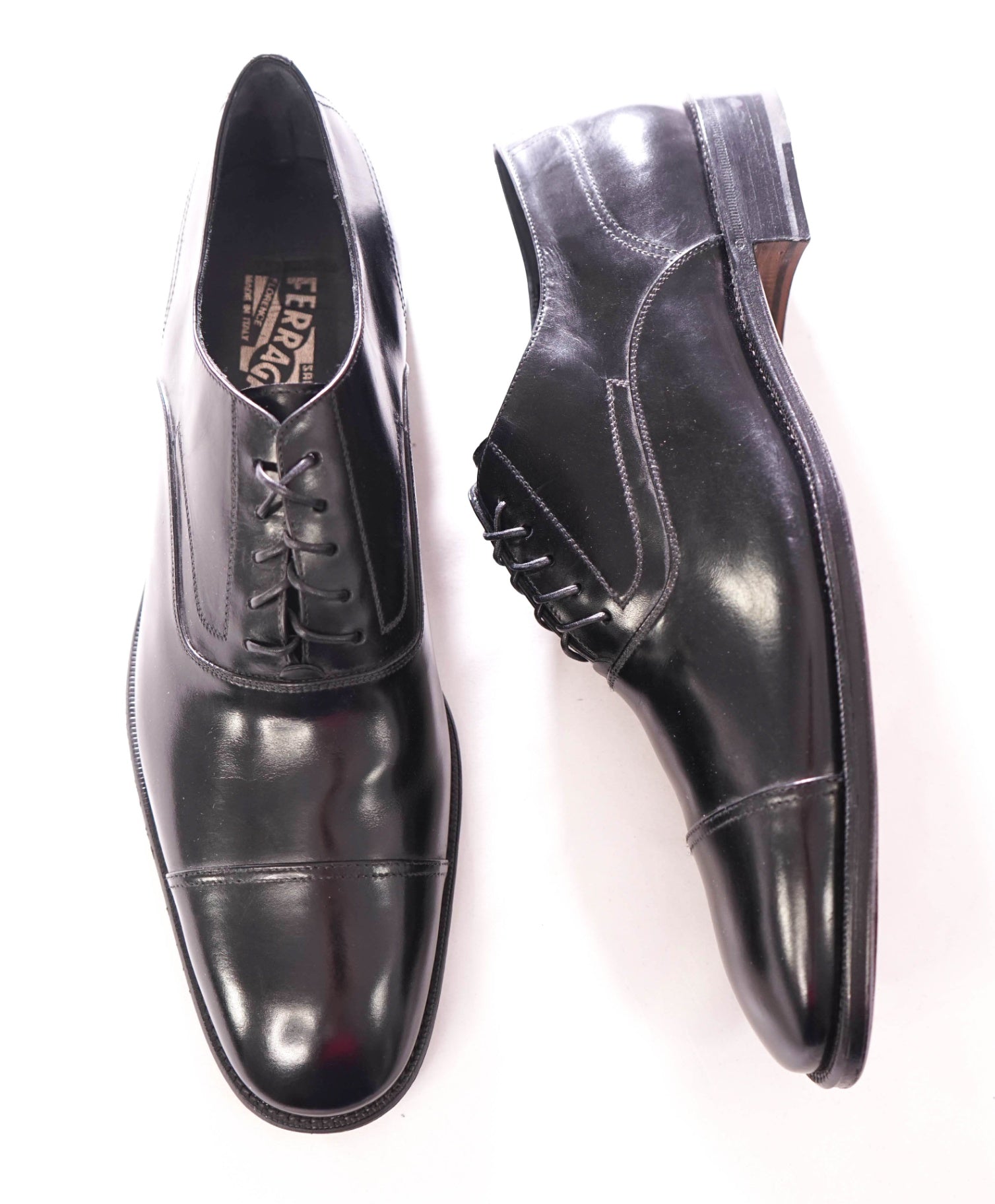 $895 SALVATORE FERRAGAMO - Leather Black Cap Toe Oxfords - 9 D