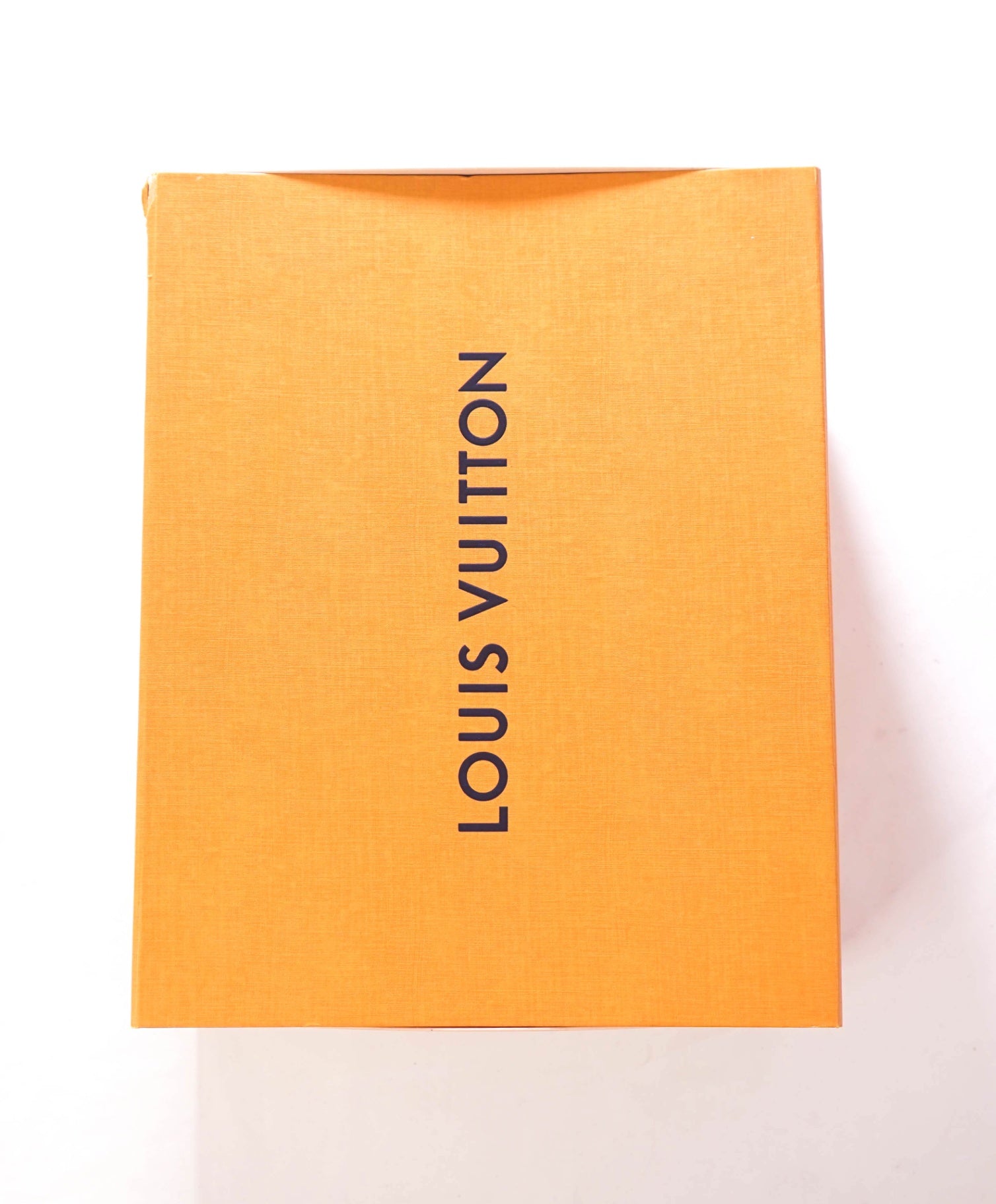 $1,530 LOUIS VUITTON - Black Pebble Leather Penny Loafer - 9.5US (8.5LV)