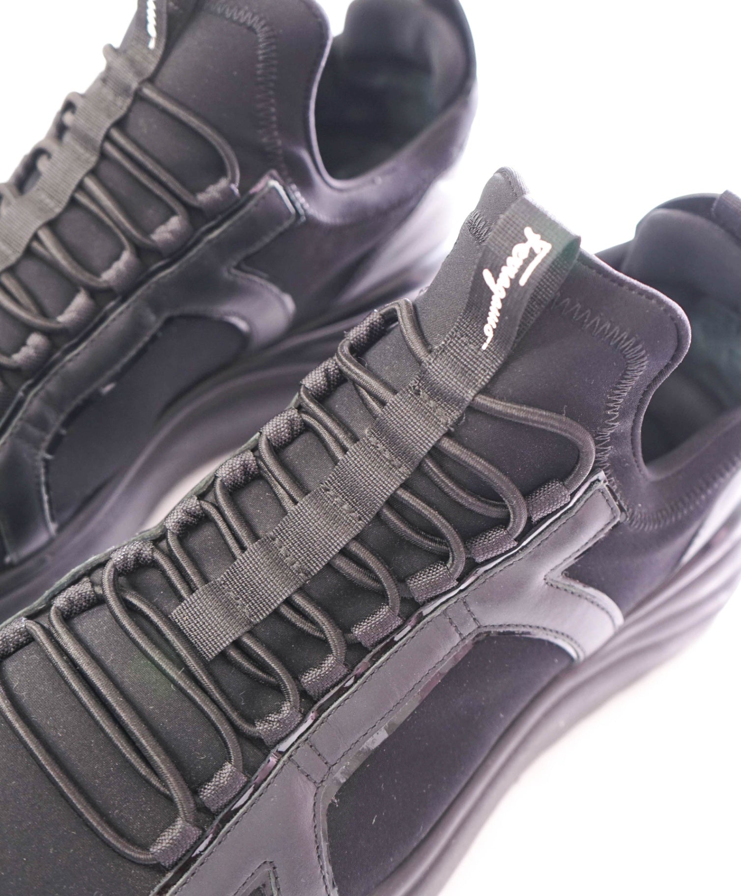 $850 SALVATORE FERRAGAMO - Black Runner Sneakers - 8.5 M