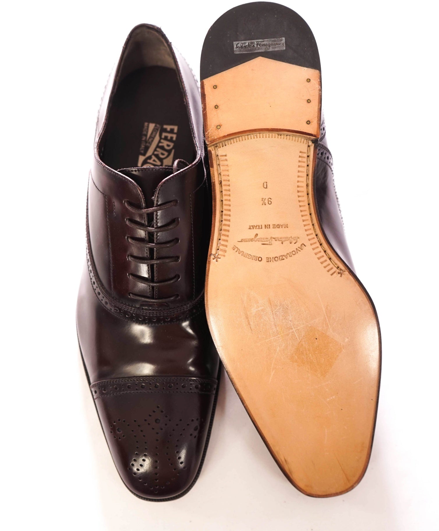 $895 FERRAGAMO - Leather "CAESY" Burgundy Brogue Oxfords - 9.5 D