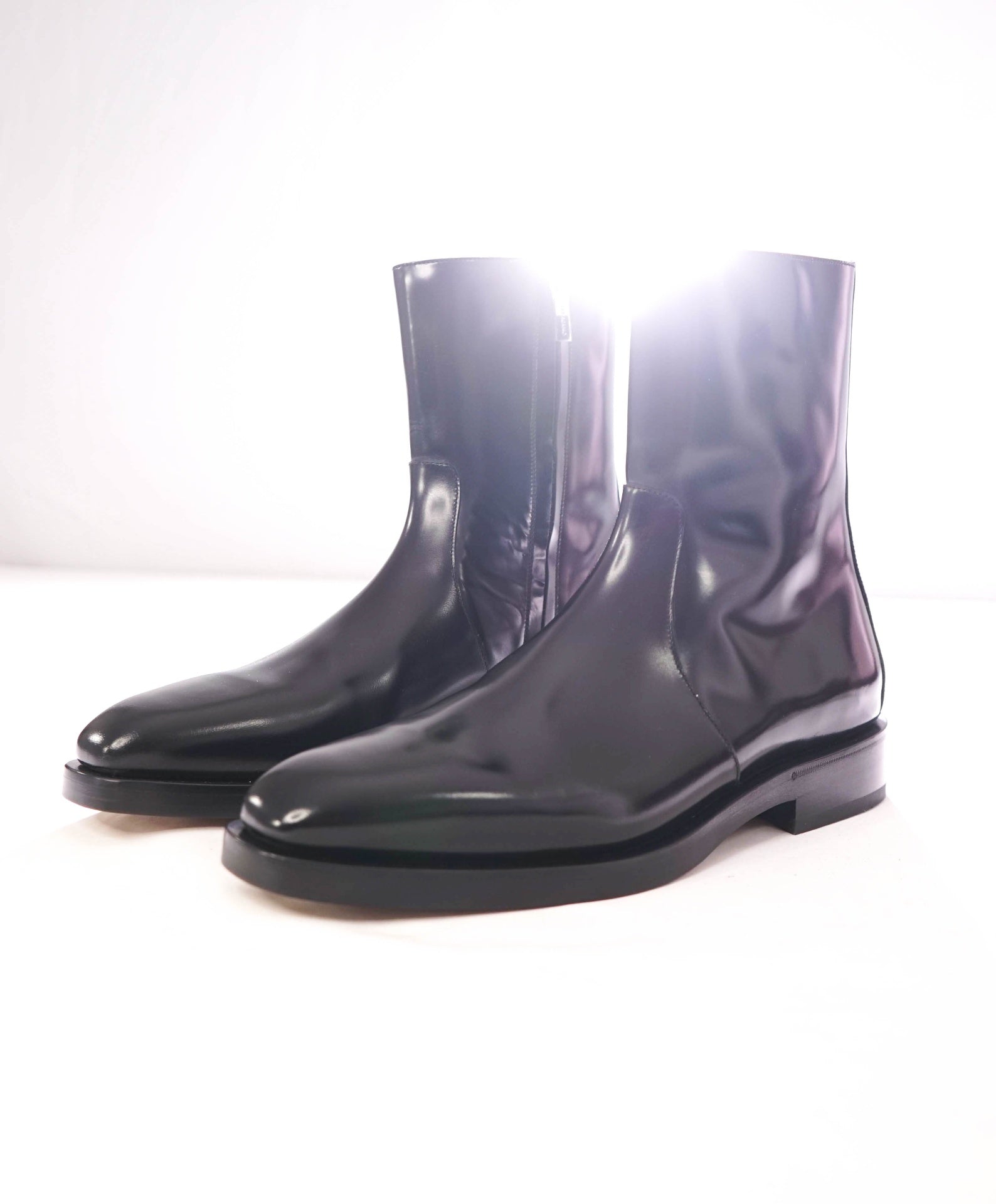 $1,600 FERRAGAMO - Leather Black "GERALD" Zip Boots - 9 EE