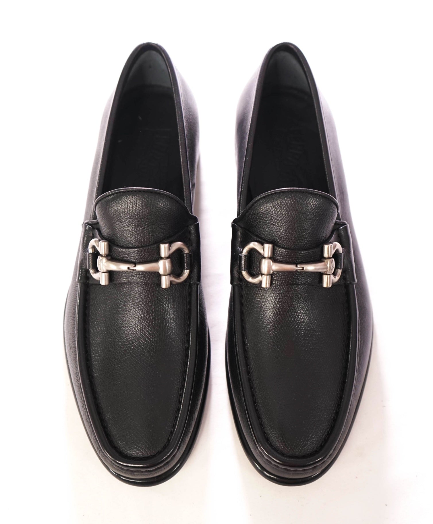 $895 FERRAGAMO - Black Leather "MASON" Pebbled Loafers - 8.5 EE