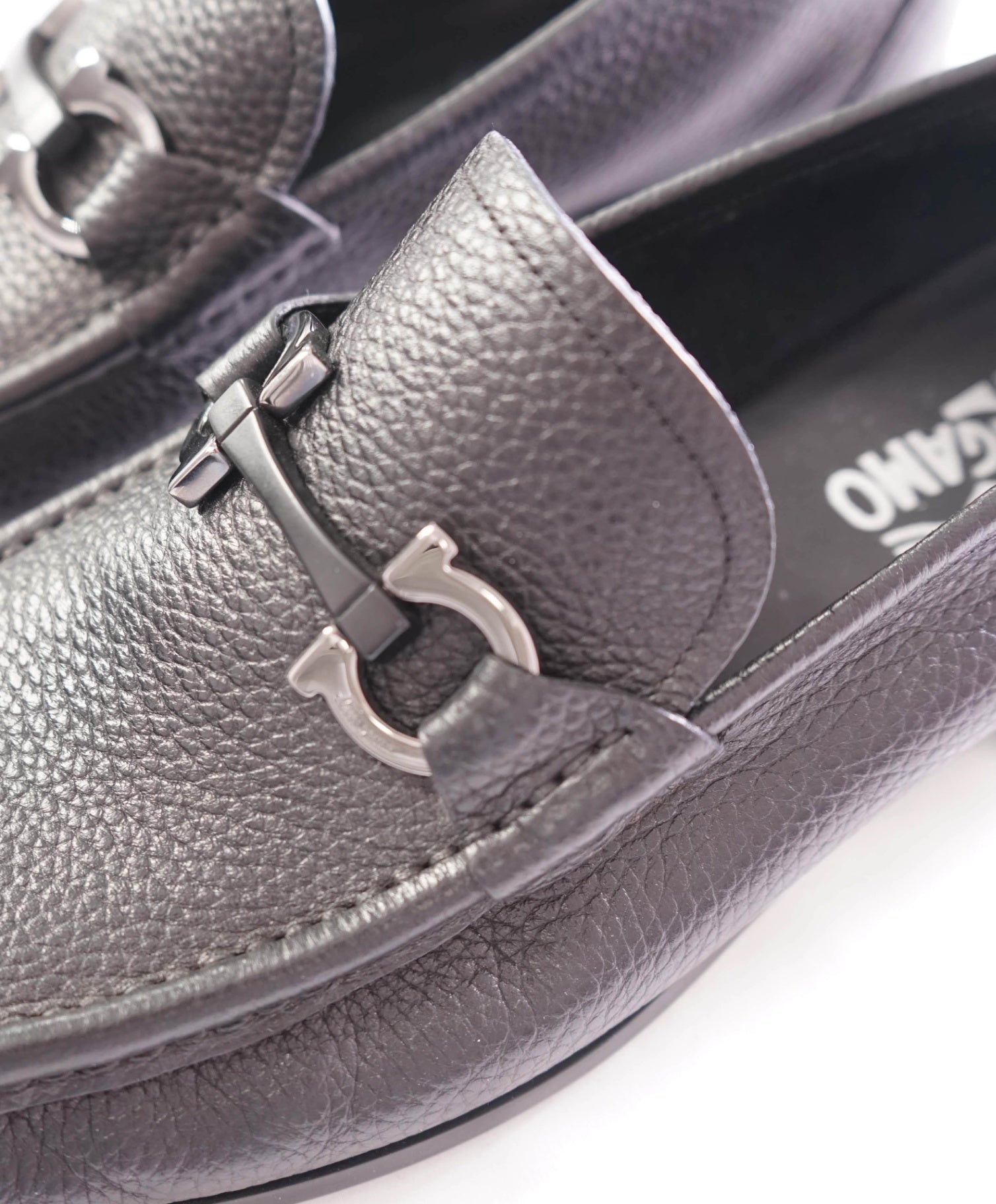 $850 FERRAGAMO - *GRANDIOSO* Leather Black Pebble Loafers - 10 D