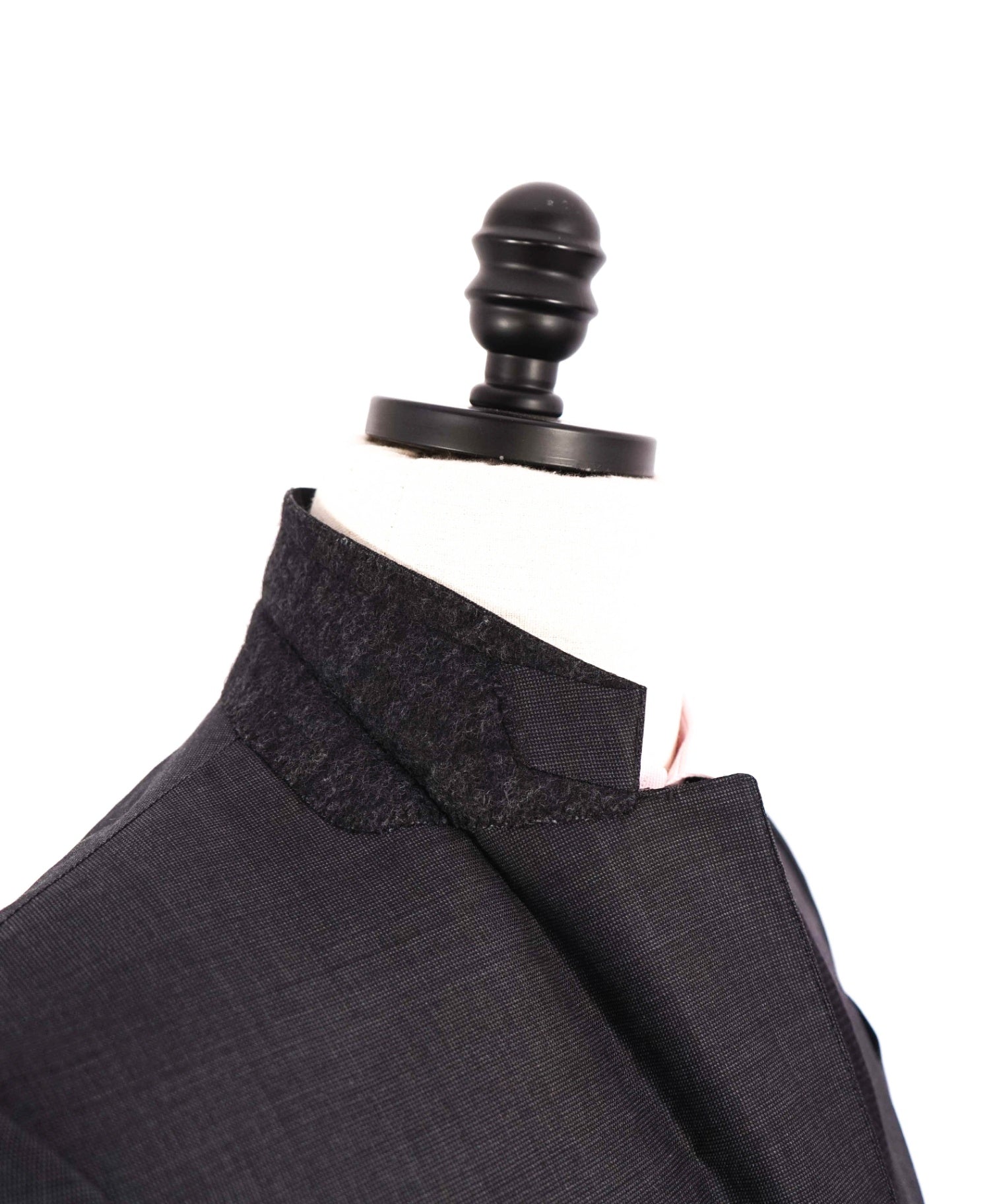 $4,590 ZEGNA - "TROFEO" Wool Gray Iconic 2-Btn Suit - 36R