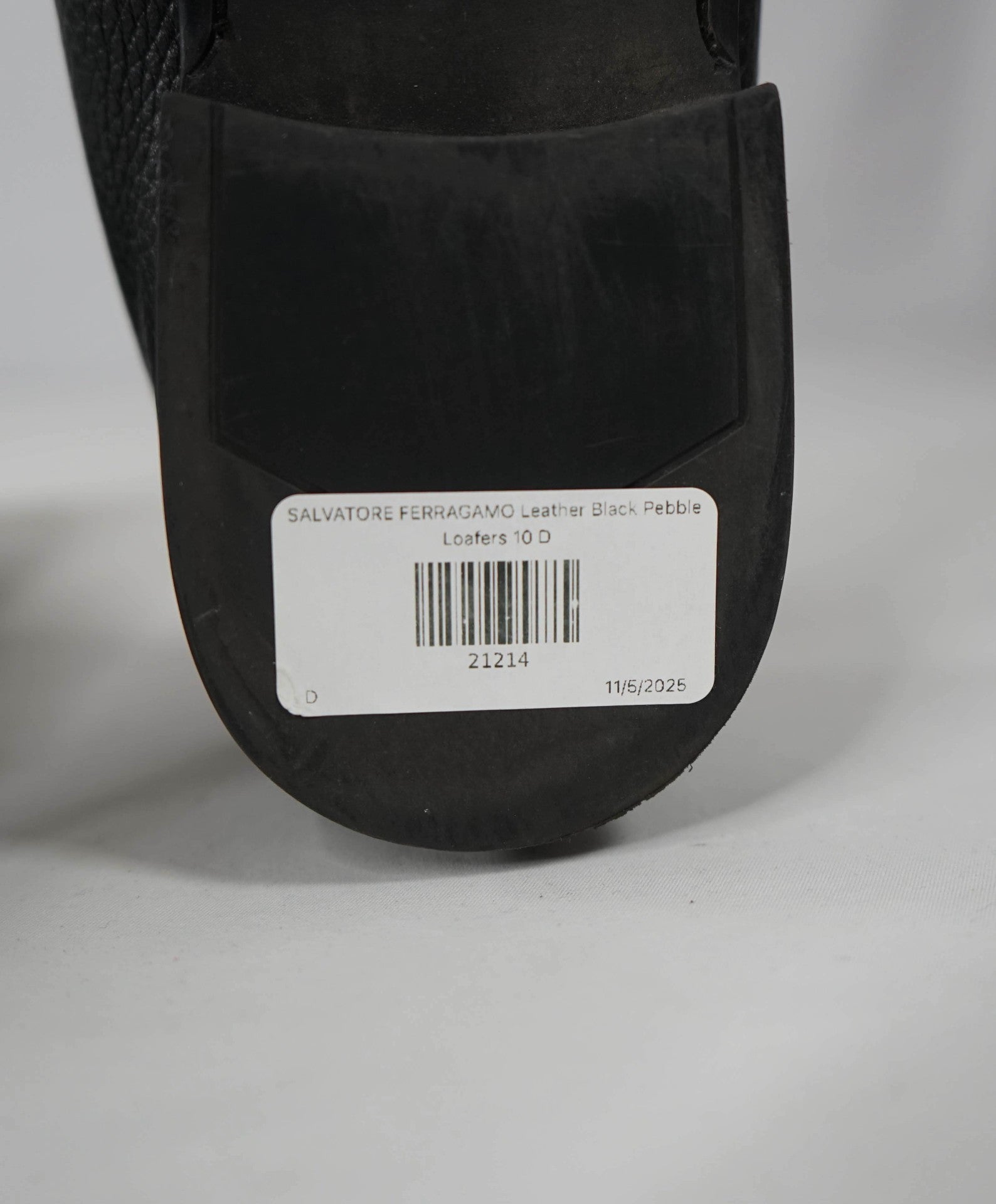 $850 SALVATORE FERRAGAMO - Leather Black Pebble Loafers - 10 D