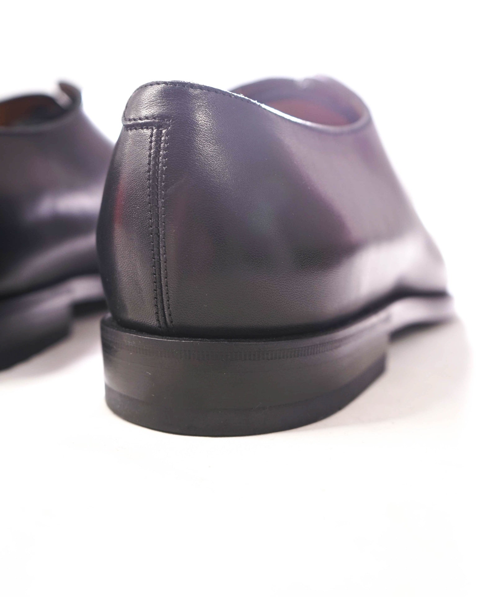 $1,095 FERRAGAMO - "GOFFREY" Black Whole Cut Oxfords - 8 EEE