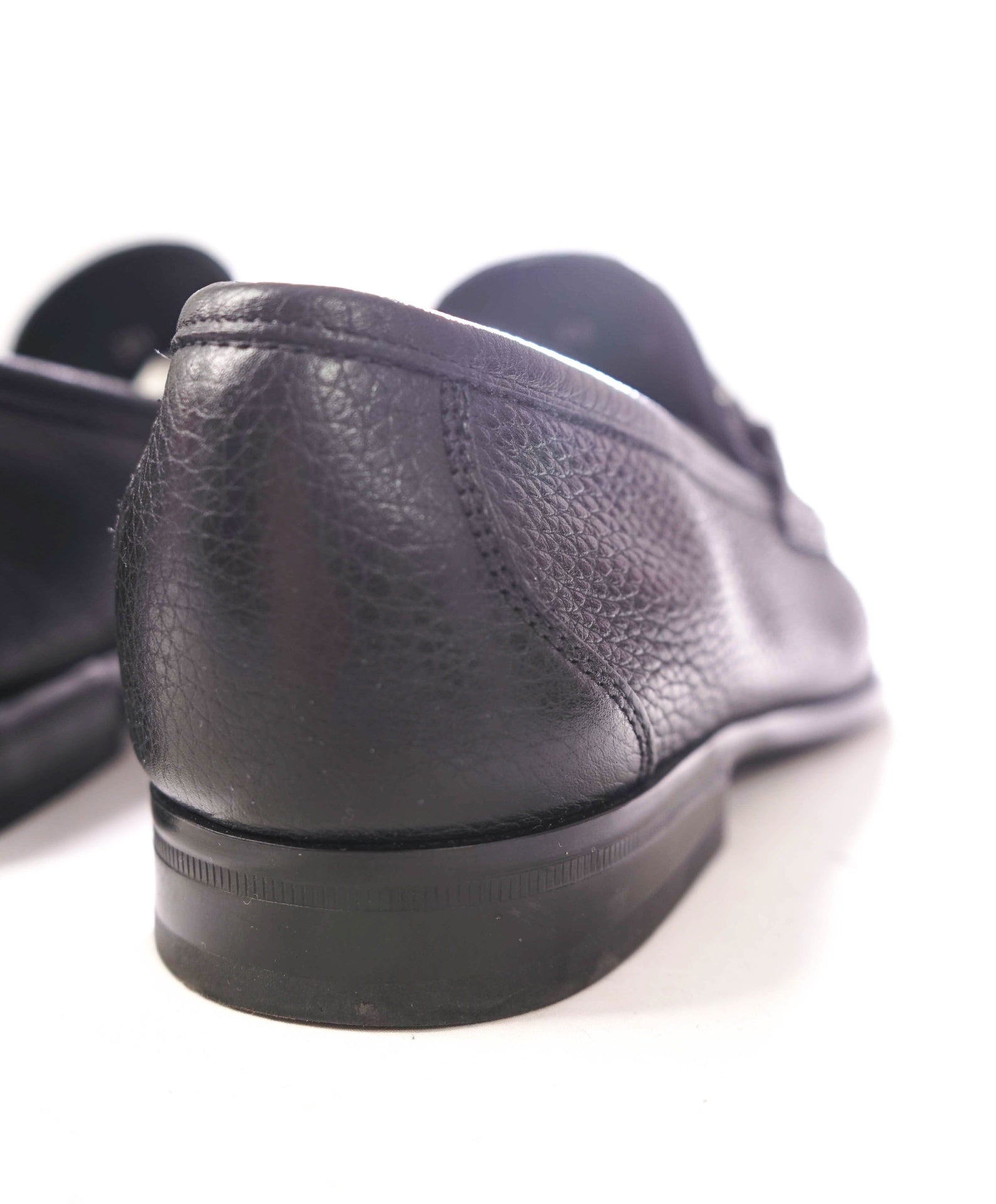 $850 FERRAGAMO - *GRANDIOSO* Leather Black Pebble Loafers - 9 D