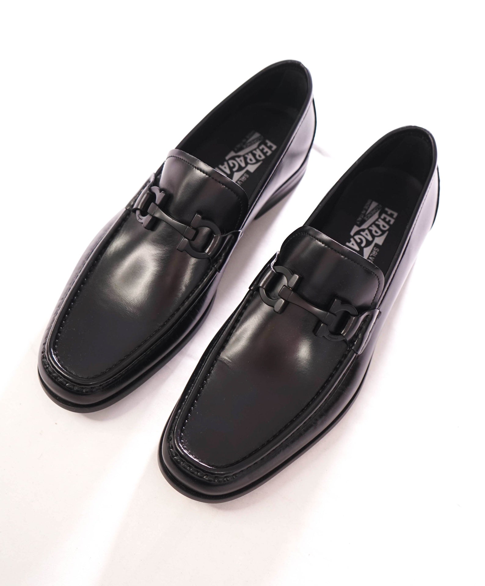 $850 FERRAGAMO - "GRANDIOSO" Black on Black Loafers - 8 E