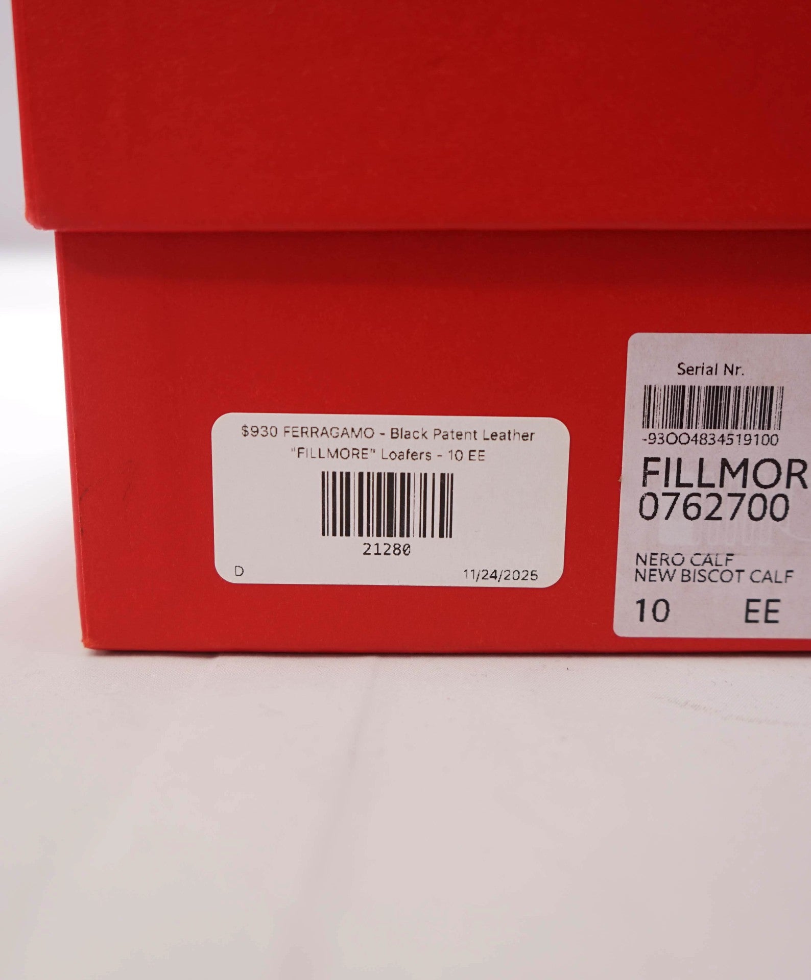 $930 FERRAGAMO - Black Leather "FILLMORE" Loafers - 10 EE