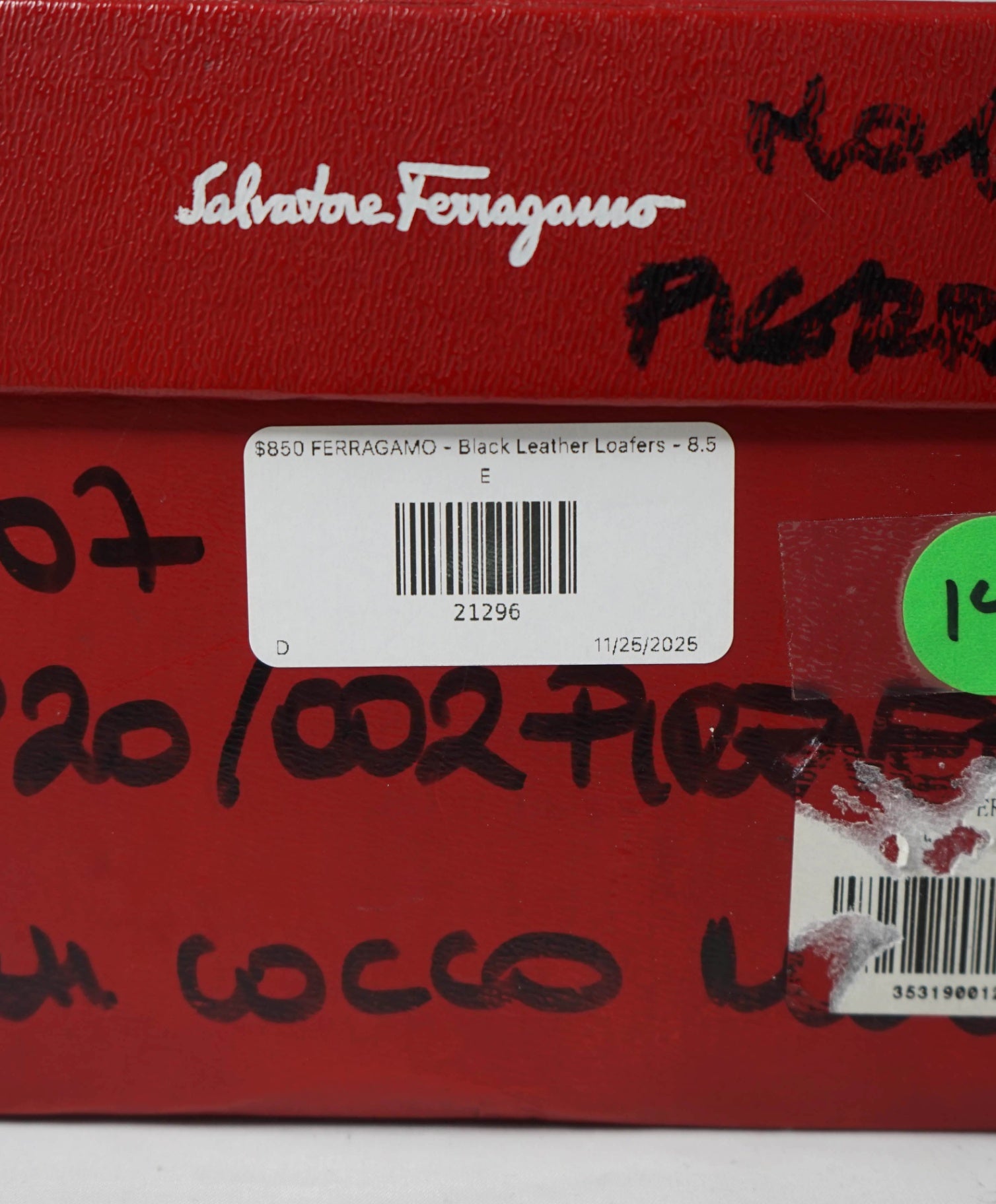 $850 FERRAGAMO - Black Leather GANCINI LOGO Bit Loafers - 8.5 E