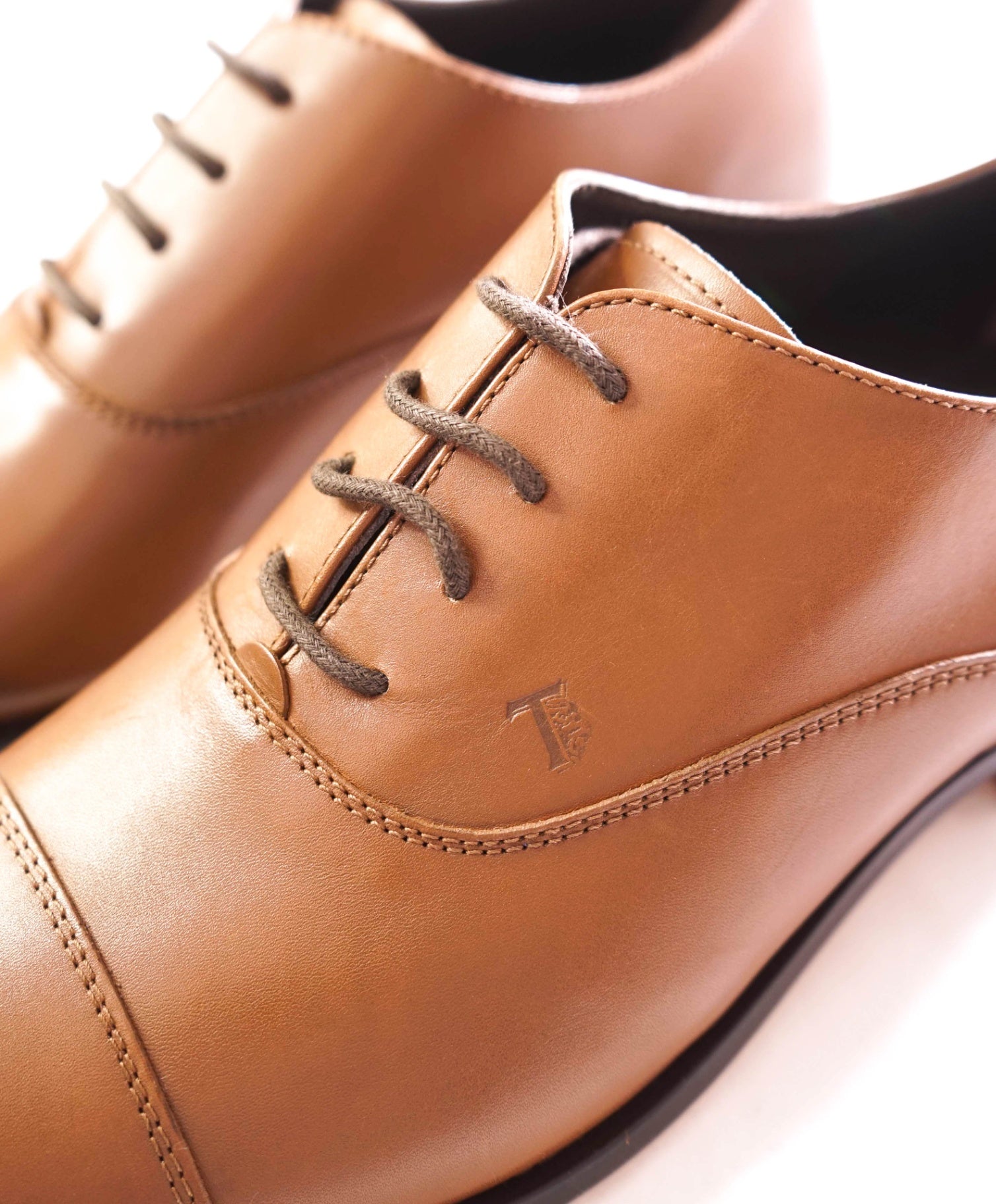 $975 TOD'S - Brown Leather Oxfords LOGO - US 8.5 (UK7.5)