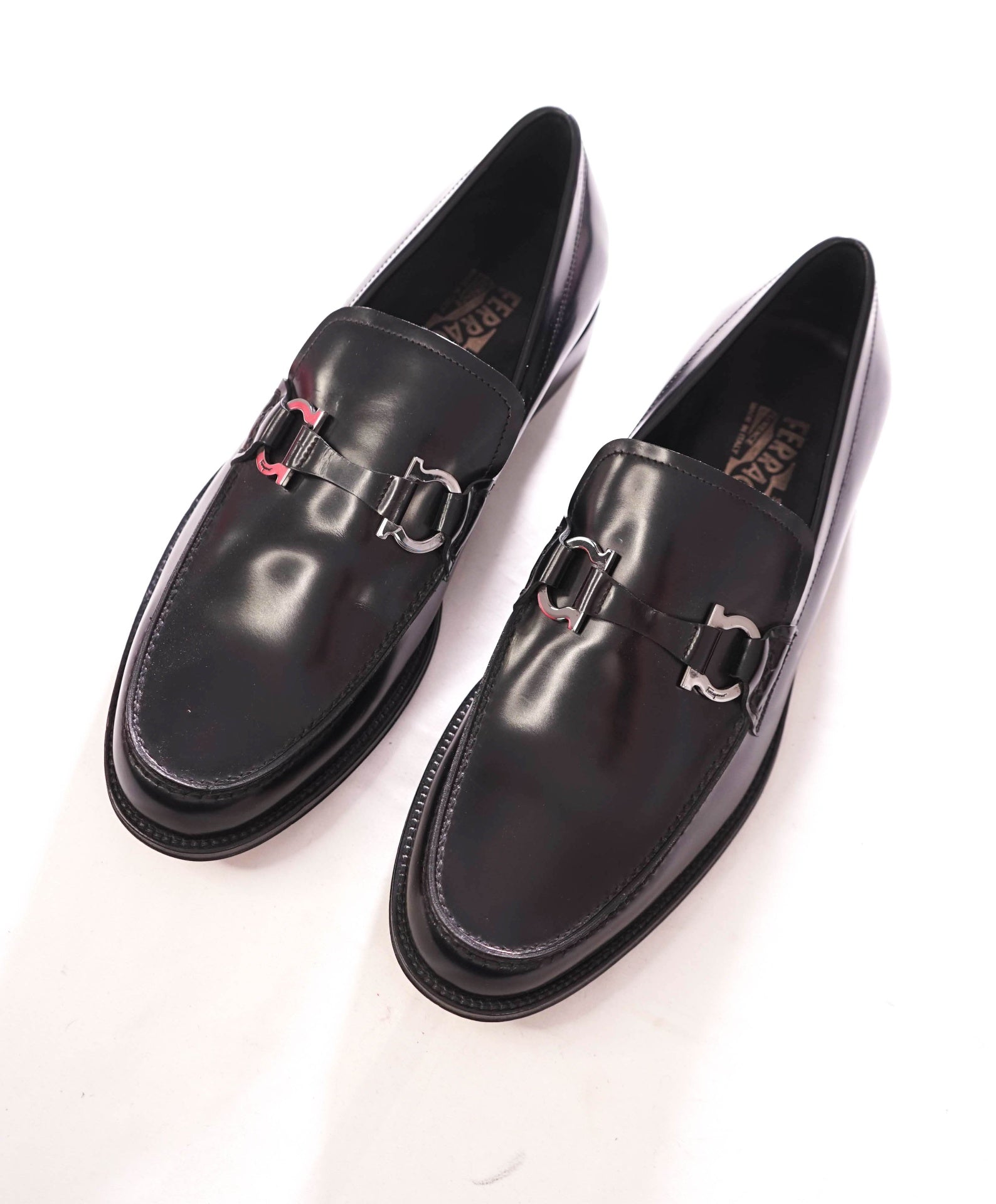 $850 FERRAGAMO - Black Leather GANCINI LOGO Bit Loafers - 8.5 E