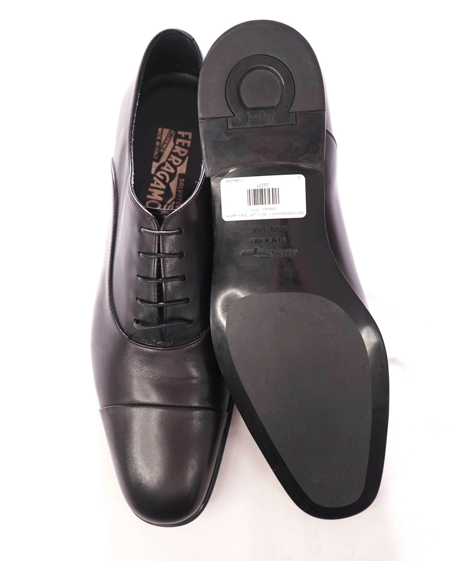 $895 FERRAGAMO - "RAIN LUX" Black Leather Oxfords - 10 D