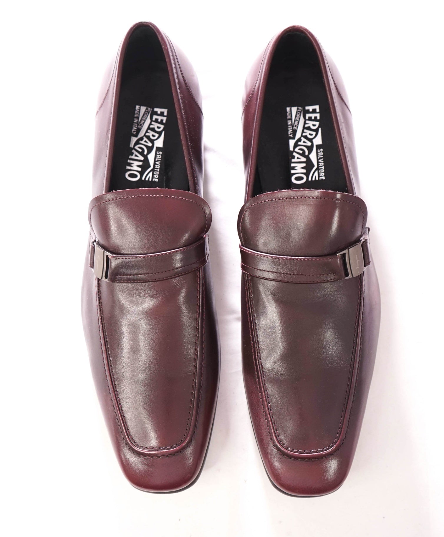 $780 FERRAGAMO - Plum Leather Sardegna Buckle Loafers - 13 D