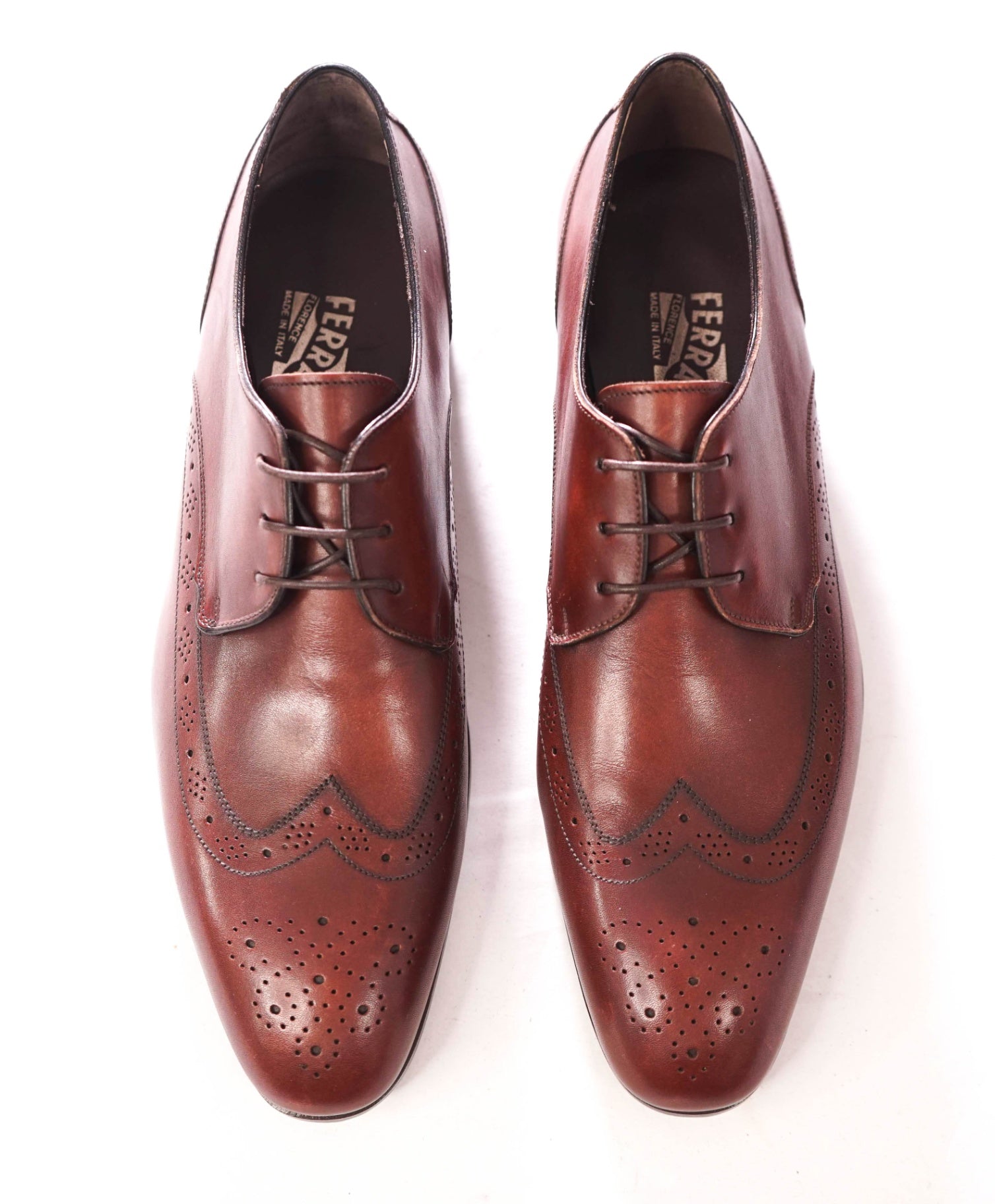 $950 FERRAGAMO - Burgundy Wingtip Leather Derby - 9 D