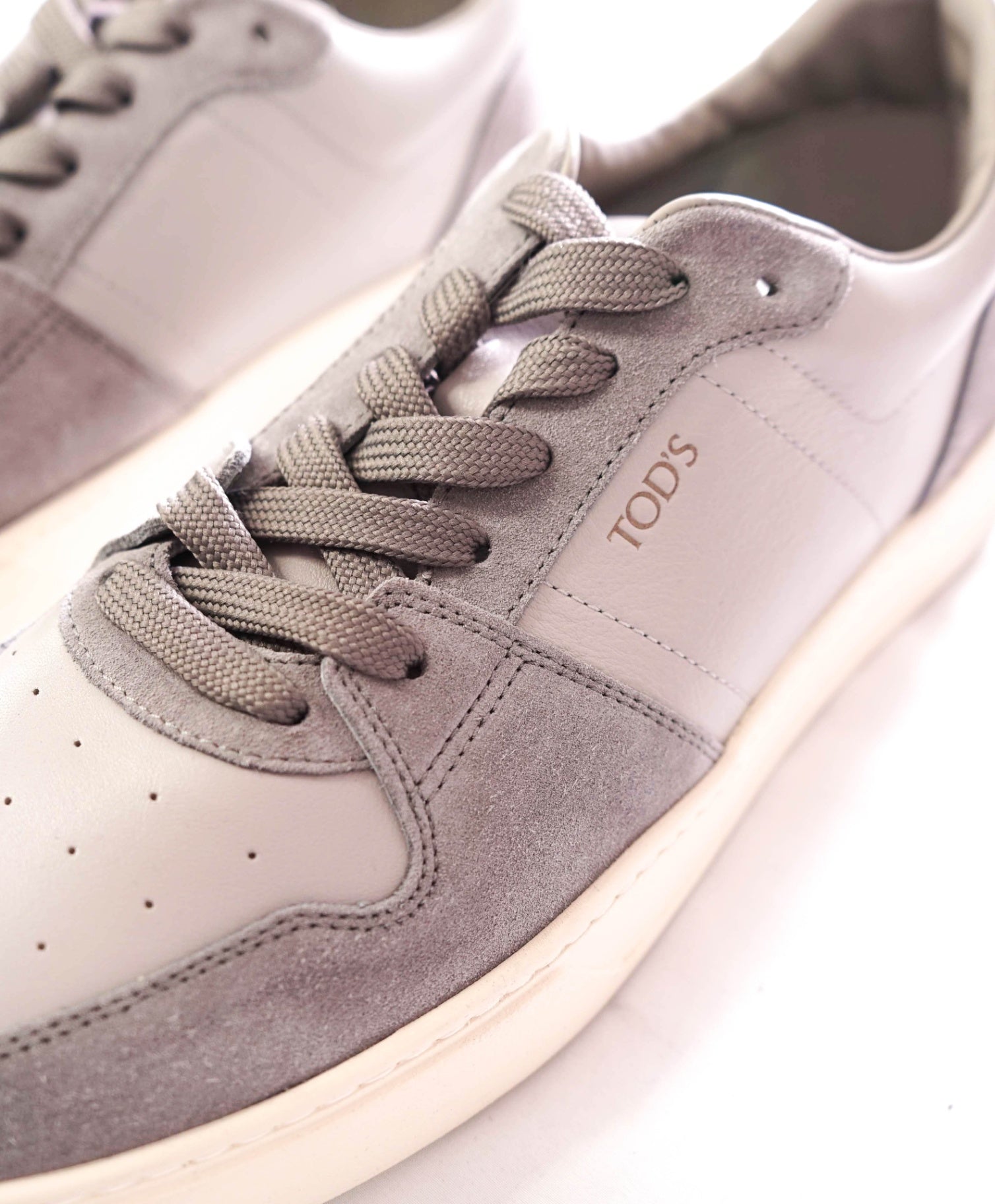 $990 TOD'S - Gray Leather/Suede Sneakers - US 10 (9UK)