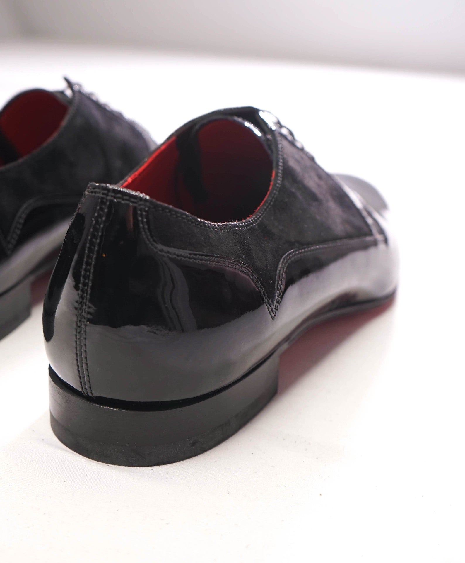 $1,090 CHRISTIAN LOUBOUTIN - Black Patent Leather/Suede *CHICKITO* Derbies - US 9 (42EU)