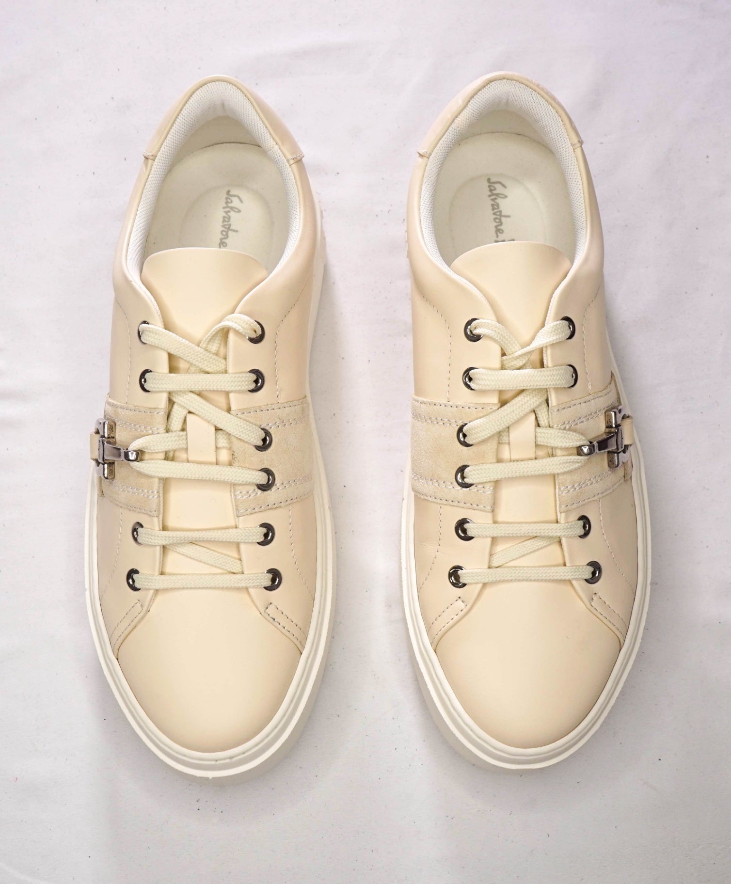 $750 SALVATORE FERRAGAMO - Ivory Leather Sneakers - 8.5 M