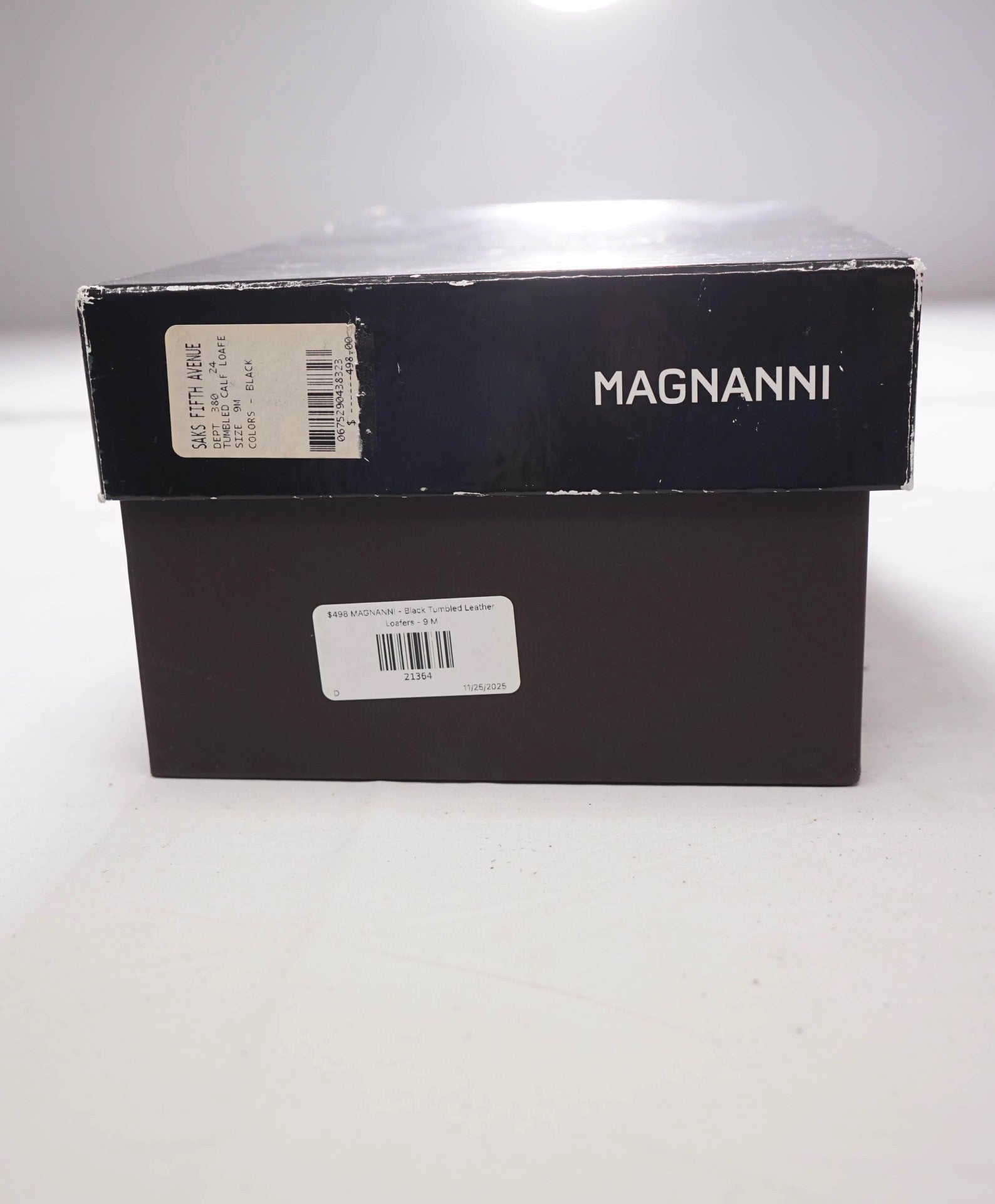 $498 MAGNANNI - Black Pebbled Leather Loafers - 9 M