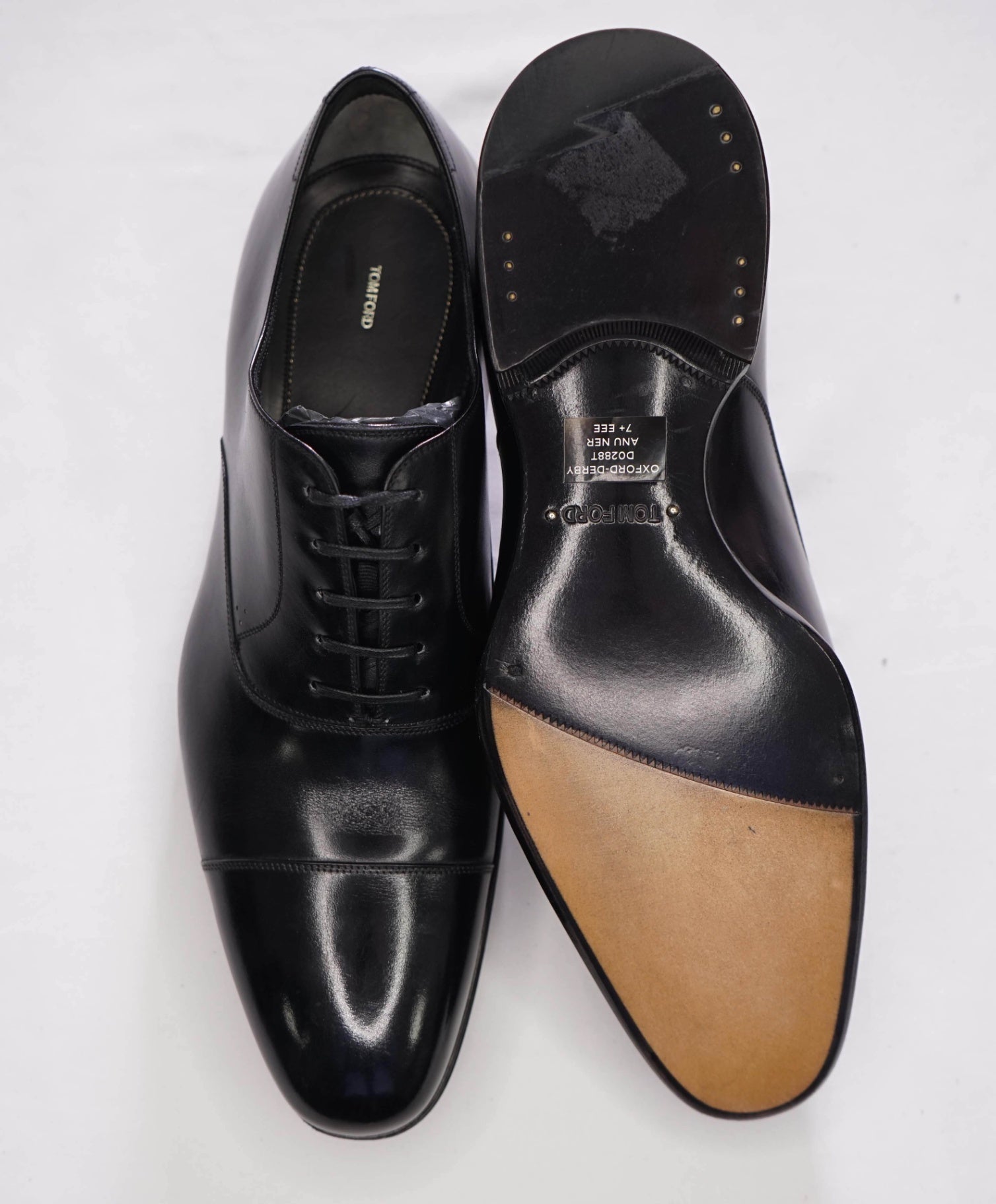$1,990 TOM FORD - Black Leather Oxfords - US 7.5 3E (7TF)