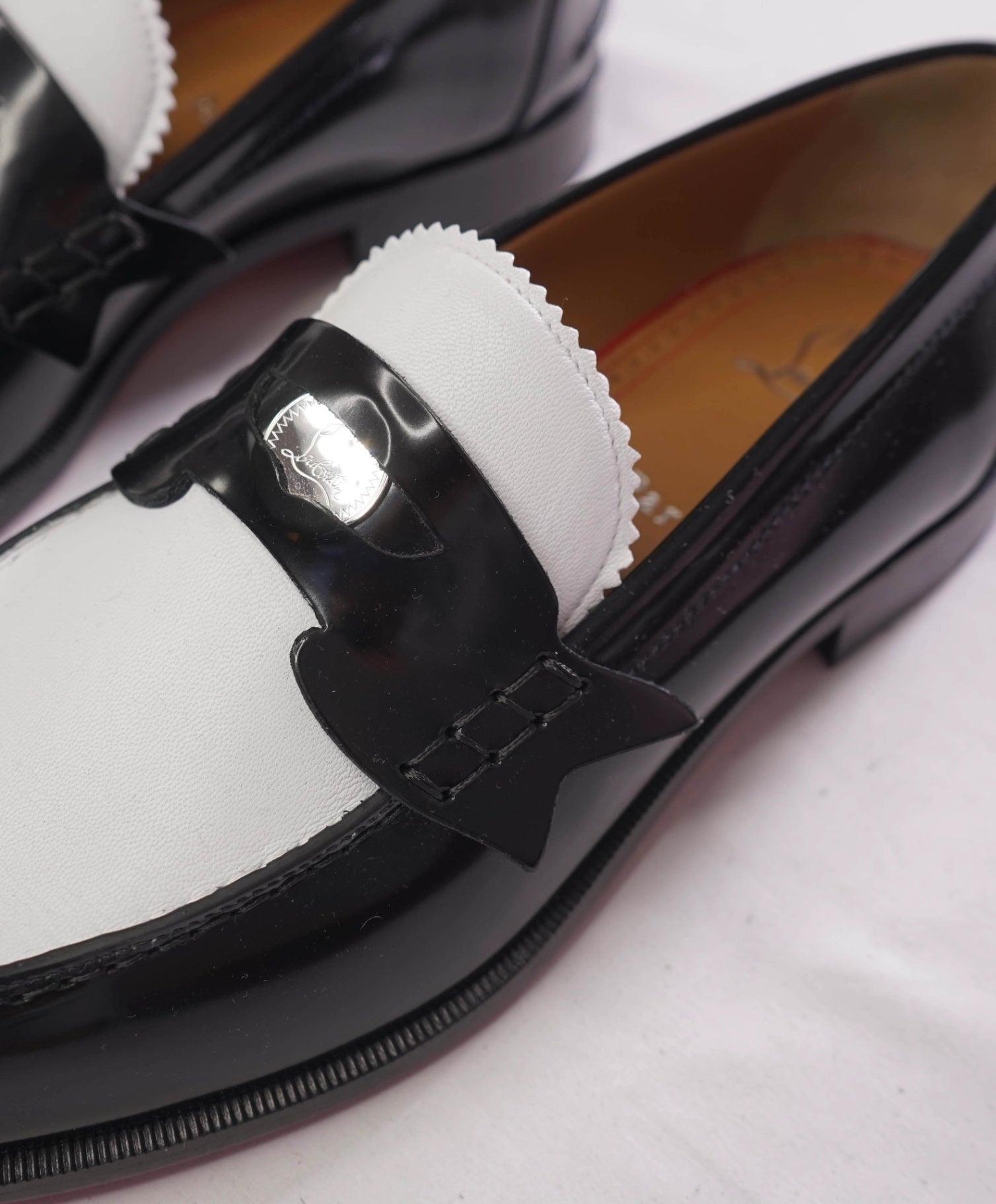 $1,145 CHRISTIAN LOUBOUTIN - *PENNY* Black/White Loafers - US 8 (41EU)