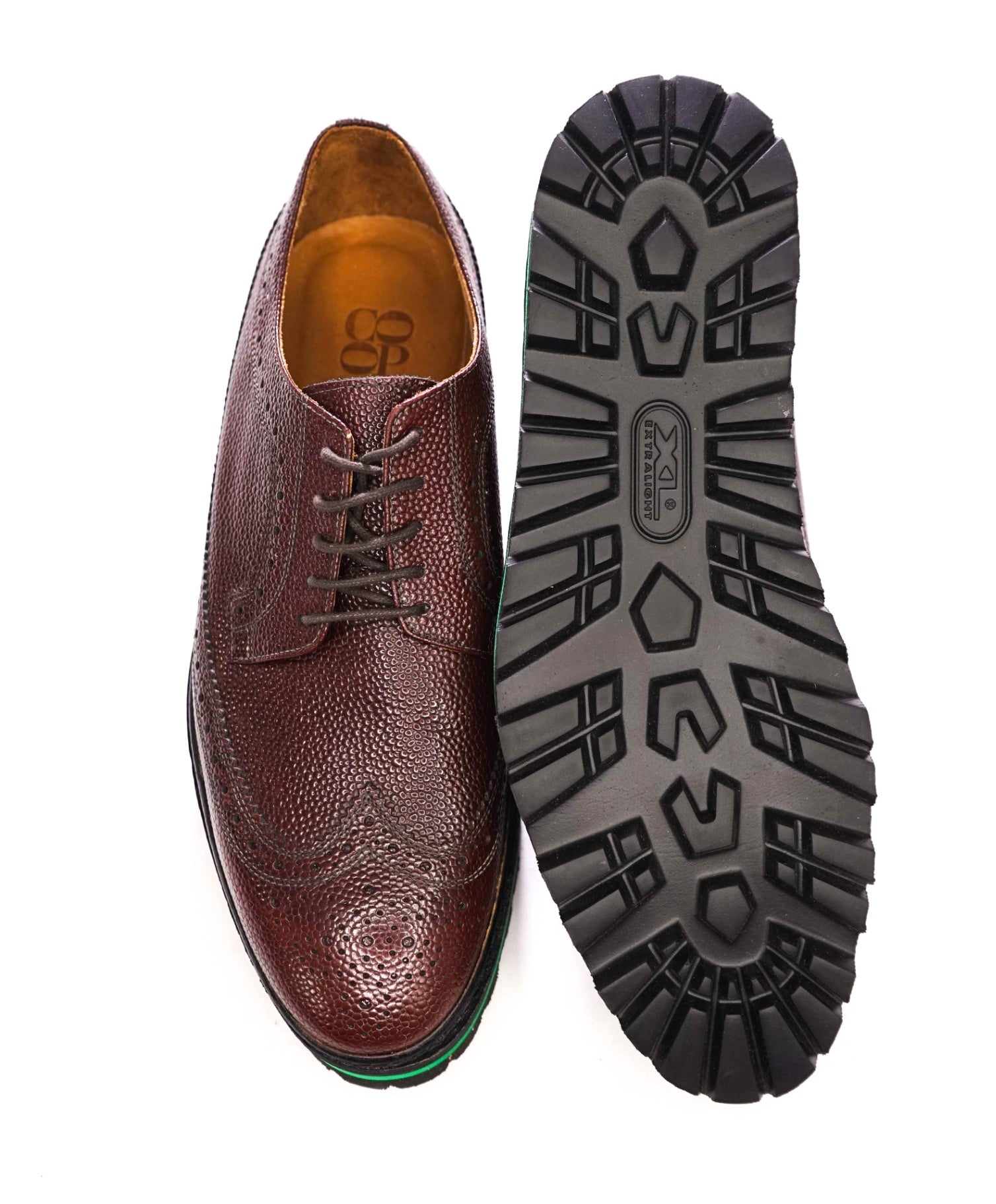 $355 BARNEYS NEWYORK - Brown Pebbled Leather Lug Sole - 10 M