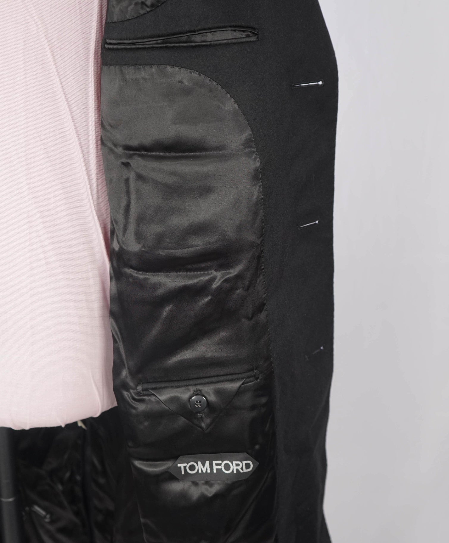 $7,990 TOM FORD - Solid Black 100% Cashmere Top Coat - 44R