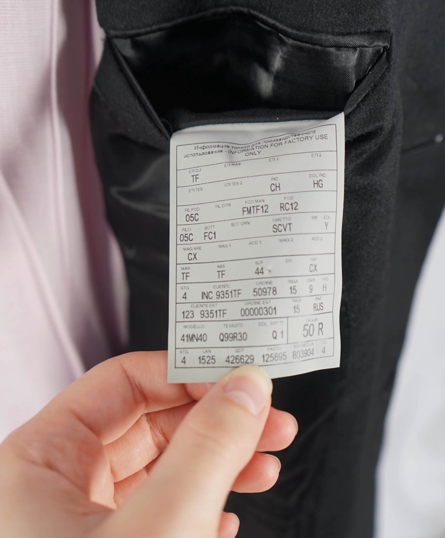 $7,990 TOM FORD - Solid Black 100% Cashmere Top Coat - 40R