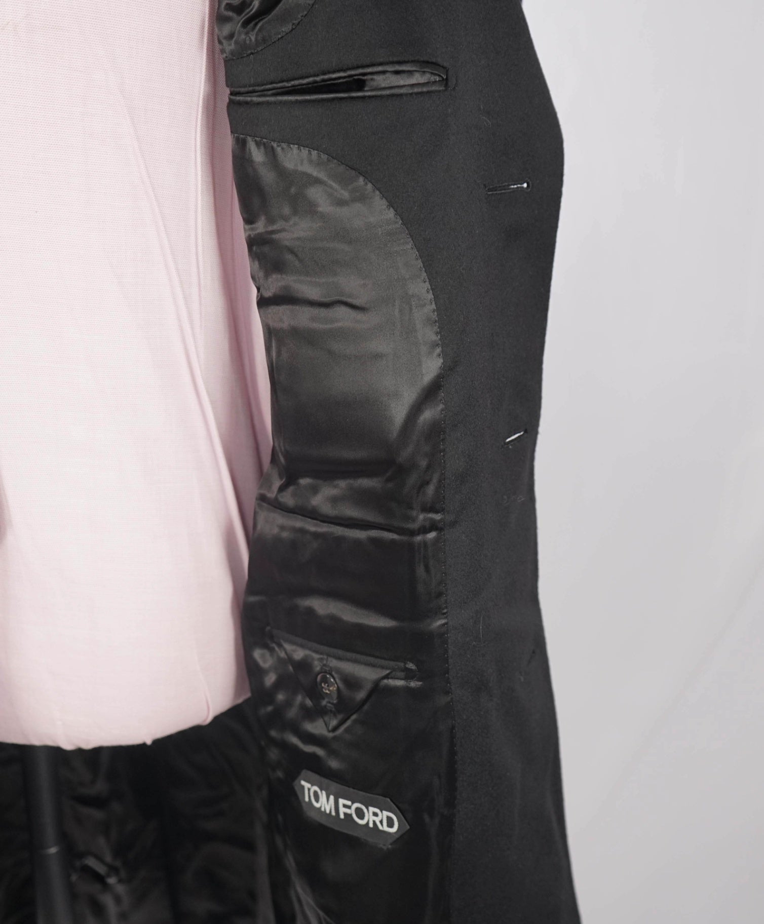 $7,990 TOM FORD - Solid Black 100% Cashmere Top Coat - 40R