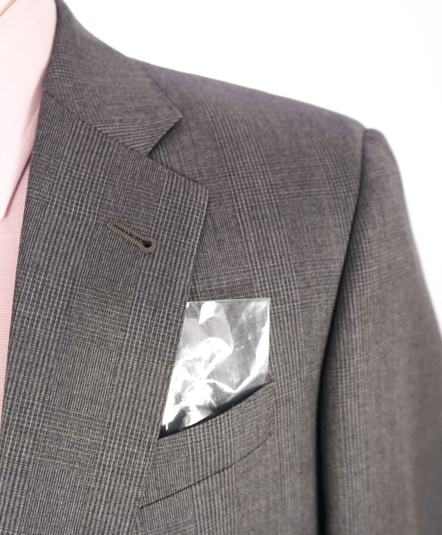 $1,995 ARMANI COLLEZIONI - Gray Plaid Wool "G LINE" Suit - 40R